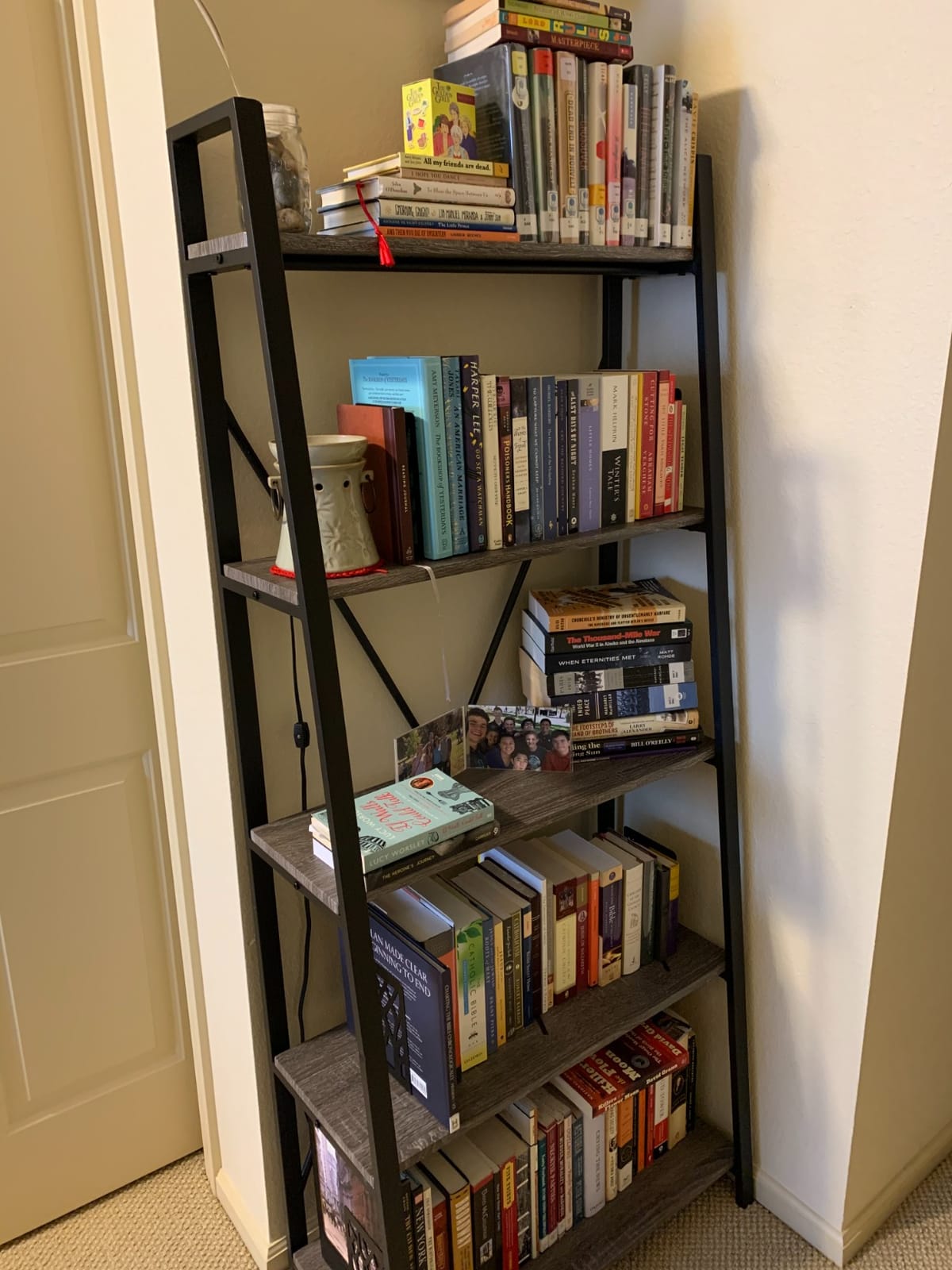 BON AUGURE 5-Tier Ladder Shelf, Industrial Leaning Bookcase, Wood and Metal Ladder Bookshelf for Living Room, Bedroom, Kitchen, Home Office (Grey Oak) customer photo 1