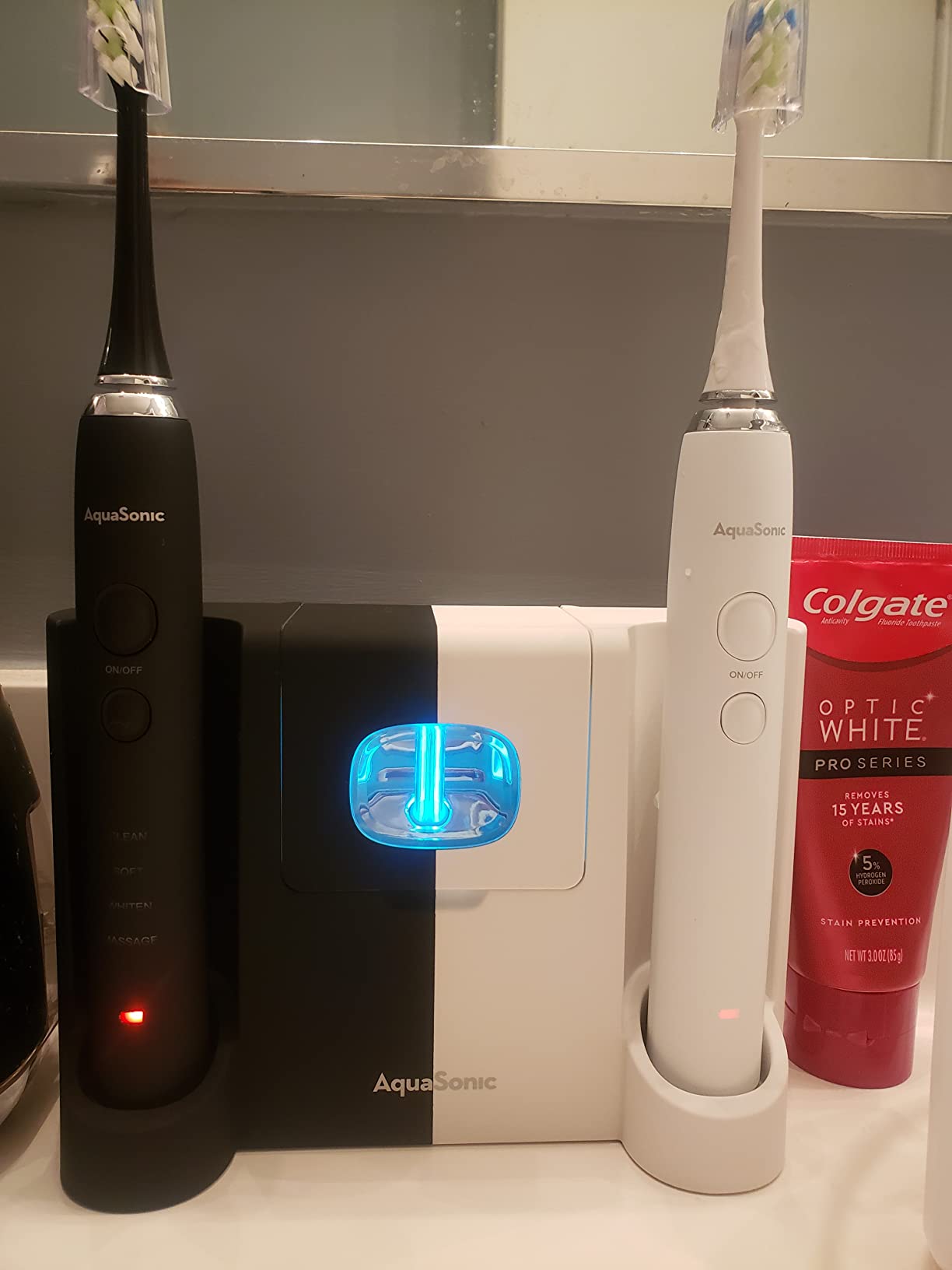 Aquasonic Duo Series PRO UV - ADA Accepted Electric Toothbrushes with UV Sanitizer - Inductive Charging Base - 5 Modes with Smart Timers - 10 Proflex Brush Heads & 2 Travel Cases customer photo 2