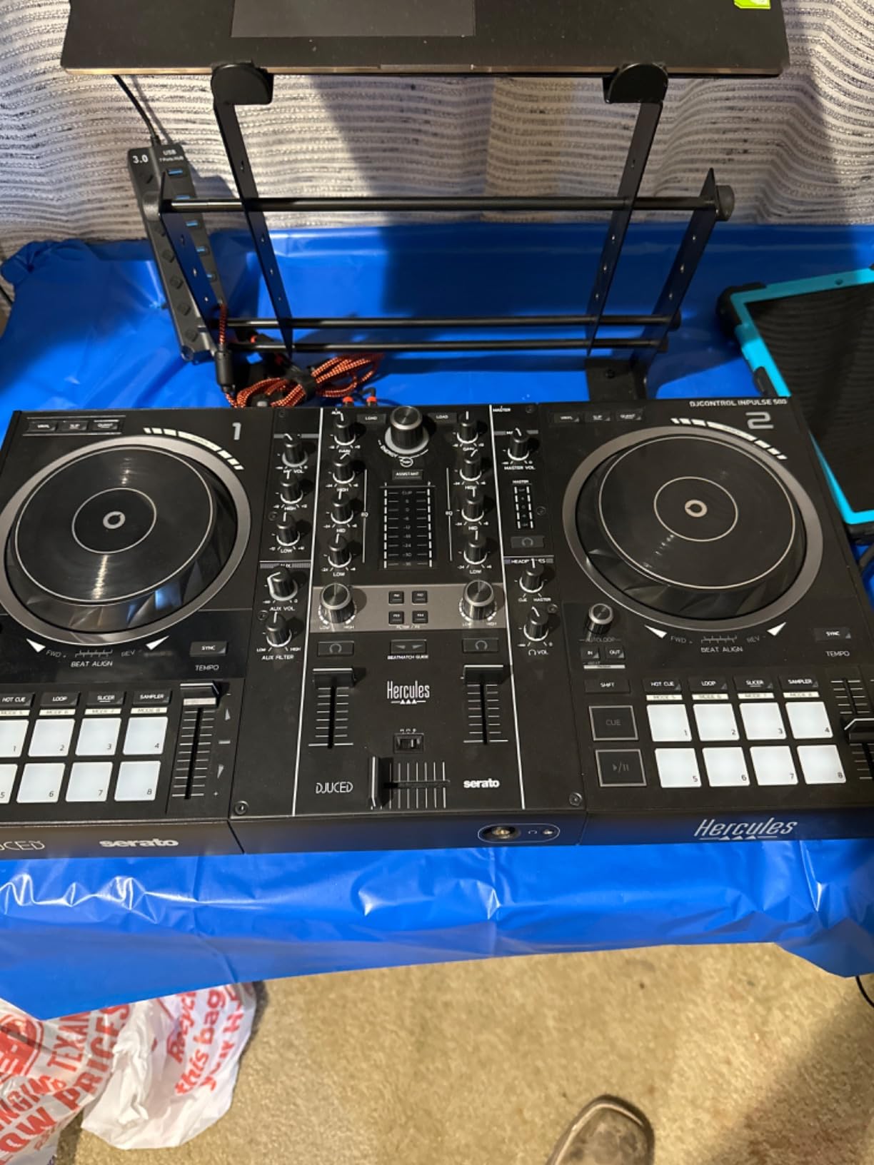 Hercules DJControl Inpulse 500: 2-deck USB DJ controller for Serato DJ and DJUCED (included) | For Serato DJ and DJUCED included customer photo 1