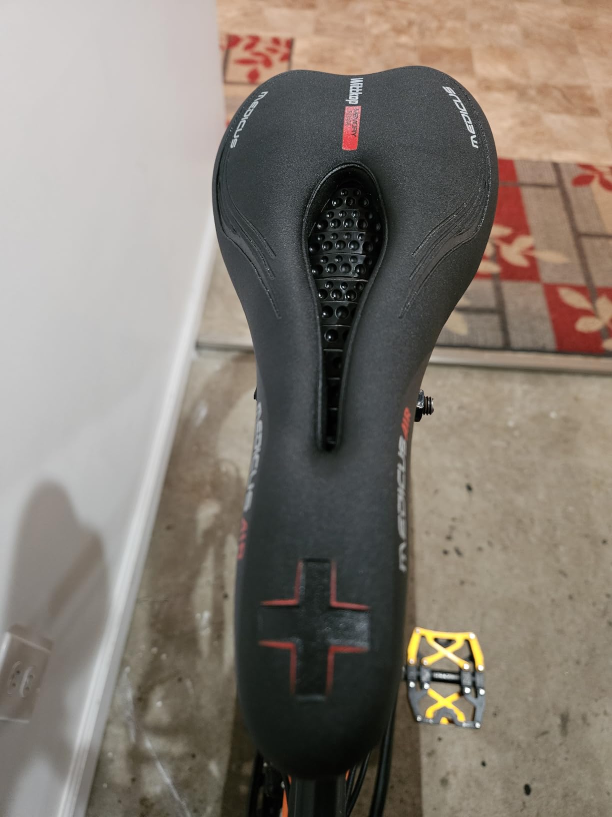 Wittkop Bike Seat I Bicycle Seat for Men and Women, Waterproof Bike Saddle with Innovative 5-Zone-Concept I Exercise Bike Seat for BMX, MTB & Road customer photo 2