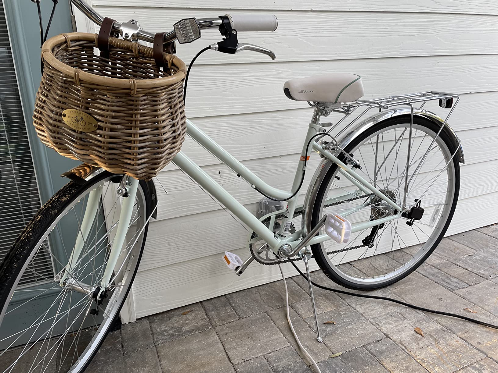 Schwinn Wayfarer Hybrid Bike, 700c Mens and Womens Bike, 7-Speed Hybrid Bicycle, Retro Steel Frame, Front and Rear Linear Pull Brakes, Fenders, Cargo Space, Adult Bicycle customer photo 1