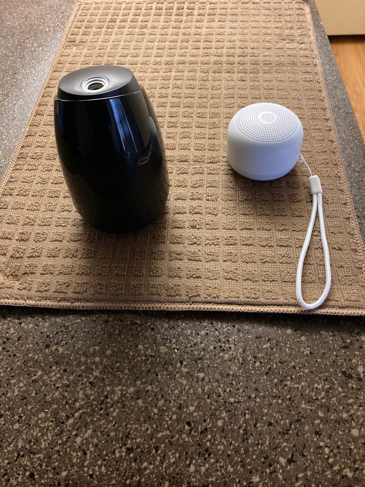 Yogasleep Travel Mini Portable White Noise Sound Machine, 6 Soothing Sounds, Volume Control, Dimmable Night Light, Sleep Therapy for Adults & Baby, USB Rechargeable, Lanyard Included customer photo 1