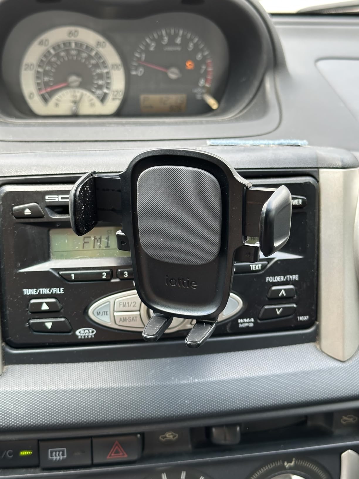 iOttie Easy One Touch Signature CD Slot Mount - Universal Car Phone Holder for iPhone, Google, Samsung, Moto, LG, and all other Smartphones customer photo 2
