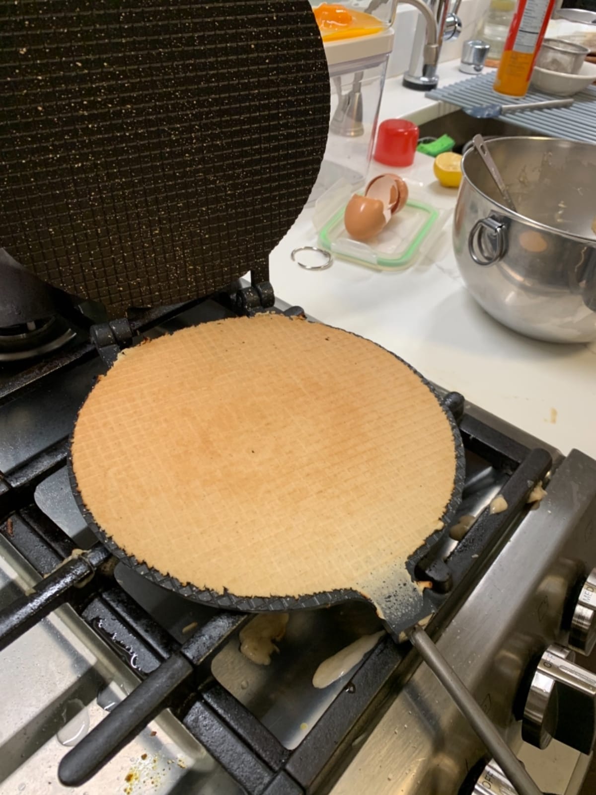 PetriStor Waffle Maker Round Has Non-stick Coating Size 8 in - Waffle Cone Maker - Krumkake Iron - Wafer Maker - Waffle Cone Maker Machine - Stroopwafel Maker - Ice Cream Cone Maker customer photo 1