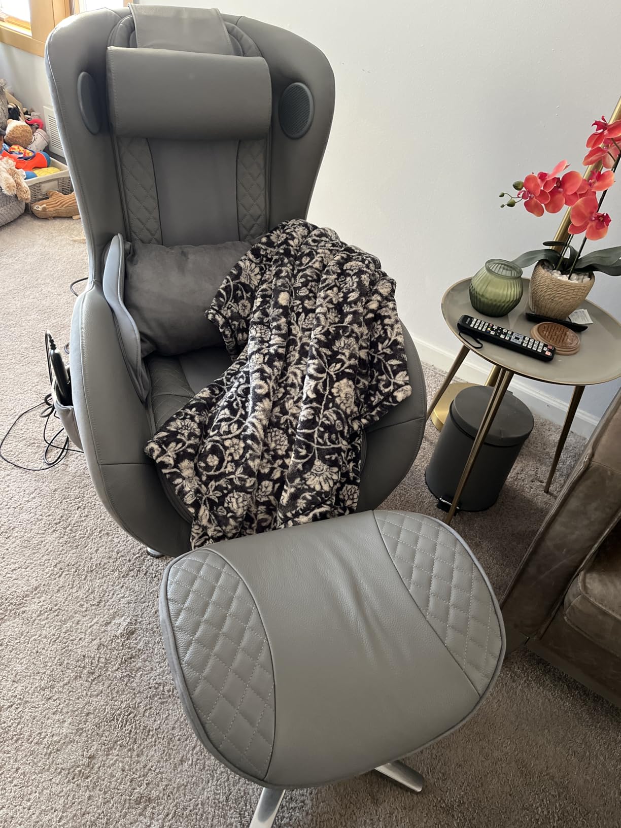 NOUHAUS Heated Classic Massage Chair Full Body and Spot Massaging Recliner with Ottoman, Bluetooth Speaker, in-Chair Charger customer photo 2
