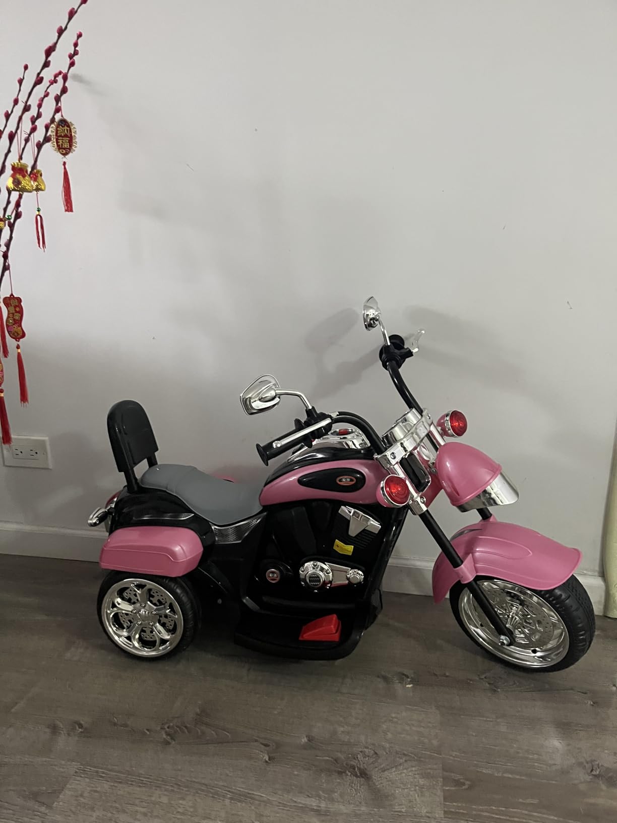 Costzon Kids Motorcycle, 6V Battery Powered Ride on Chopper Motorcycle w/Horn, Headlight, 3-Wheel Stable Ride on Toys, Electric Toddler Motorcycle for Kids Boys Girls Gift (Red) customer photo 2