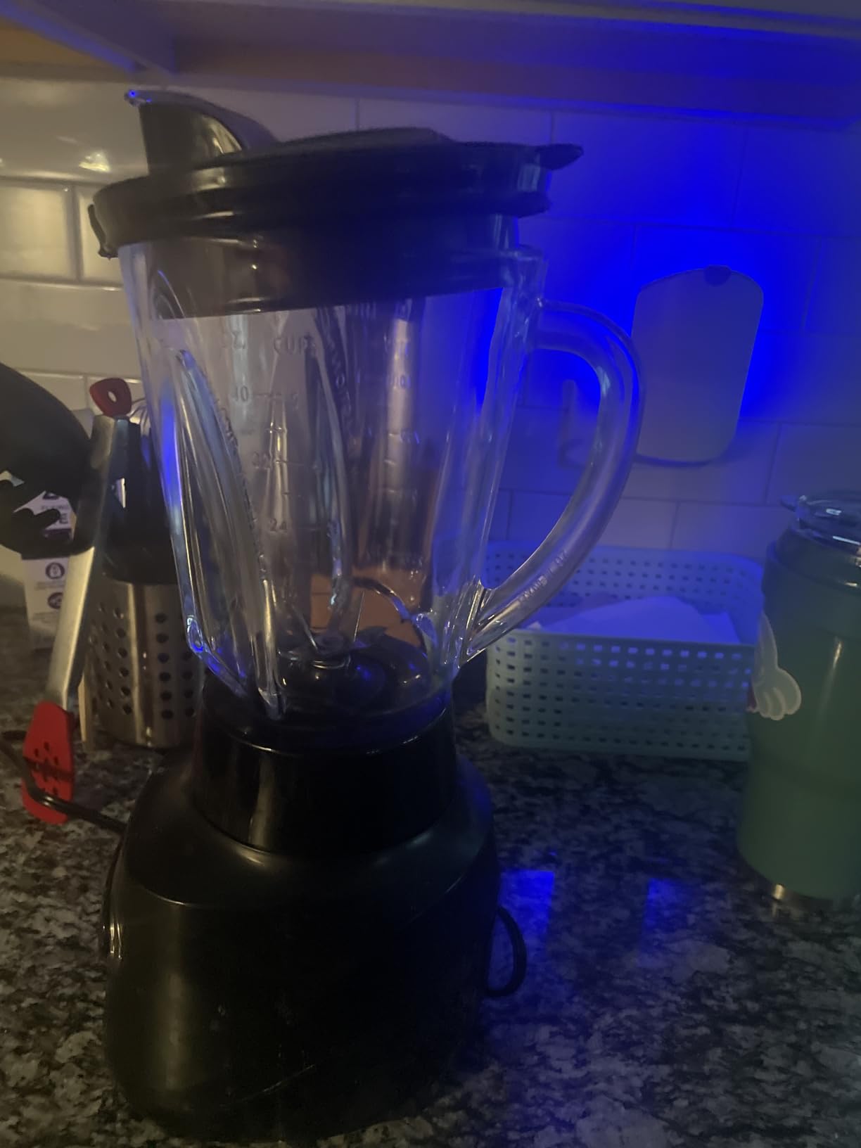 Hamilton Beach Quiet Blender for Smoothies With Wave Action System | 40 oz. Glass Jar | Quiet Design | Stainless Steel Ice Sabre Blades | 800 Watts | Black | 58175J customer photo 1