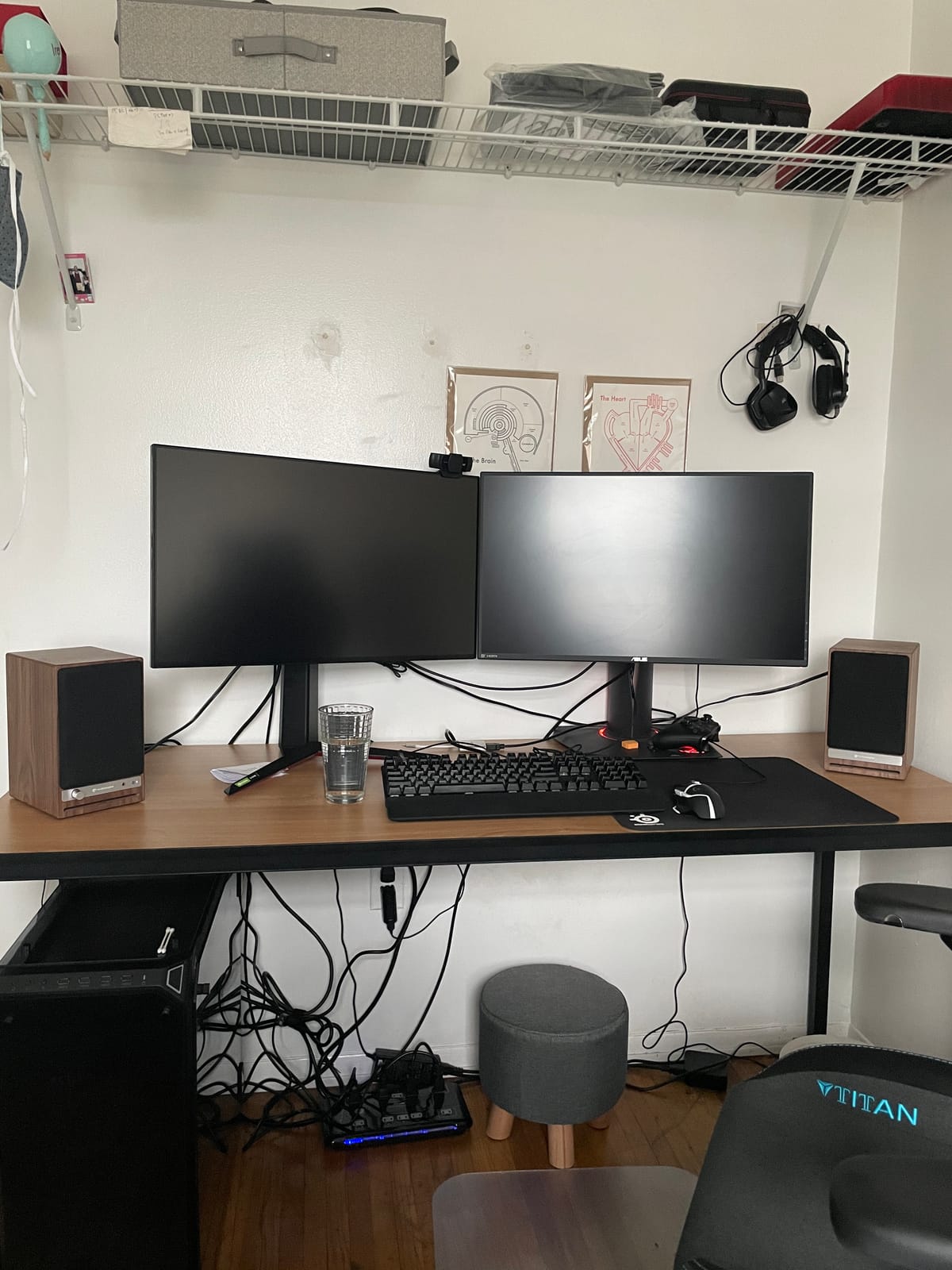 HD4 Powered Bookshelf Speakers - Bluetooth 5.3 aptX Adaptive, 24-Bit DAC, Desktop Speakers for Music, Gaming and Home Audio - Walnut customer photo 2