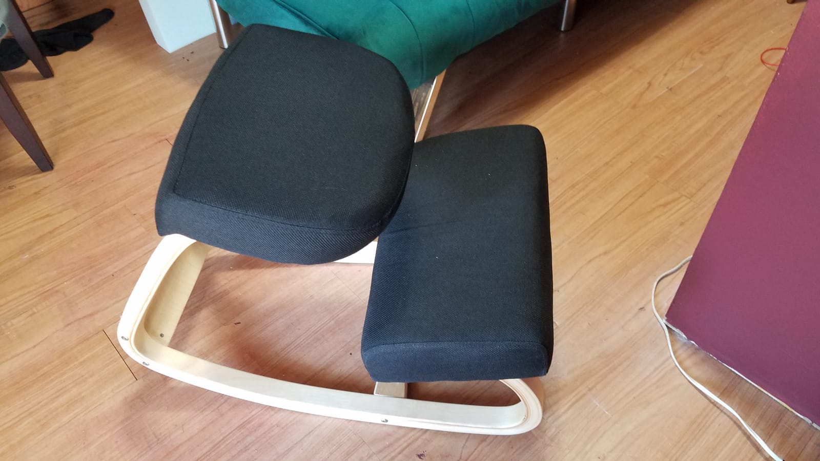 VIVO Wooden Rocking Kneeling Chair, Ergonomic Home Office Stool Posture Seat, Thick Black Cushions, Light Wood Frame, CHAIR-K04R customer photo 2
