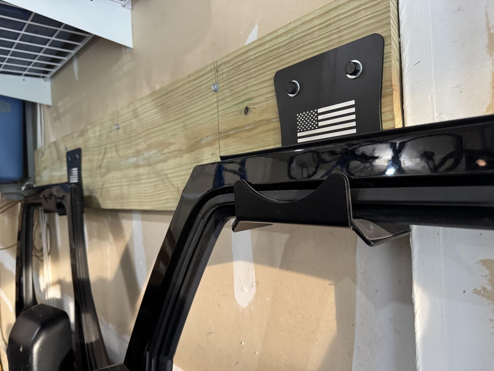 4 PCS US Flag Door Hangers Compatible with 1956-2026 Jeep CJ YJ TJ LJ JK JL | 2 Types of Bolts, Removable Wall Mounted, Heavy Duty Metal, Anti-Corrosion/Rust, Rubber Lining, Hold 60 LBS customer photo 2