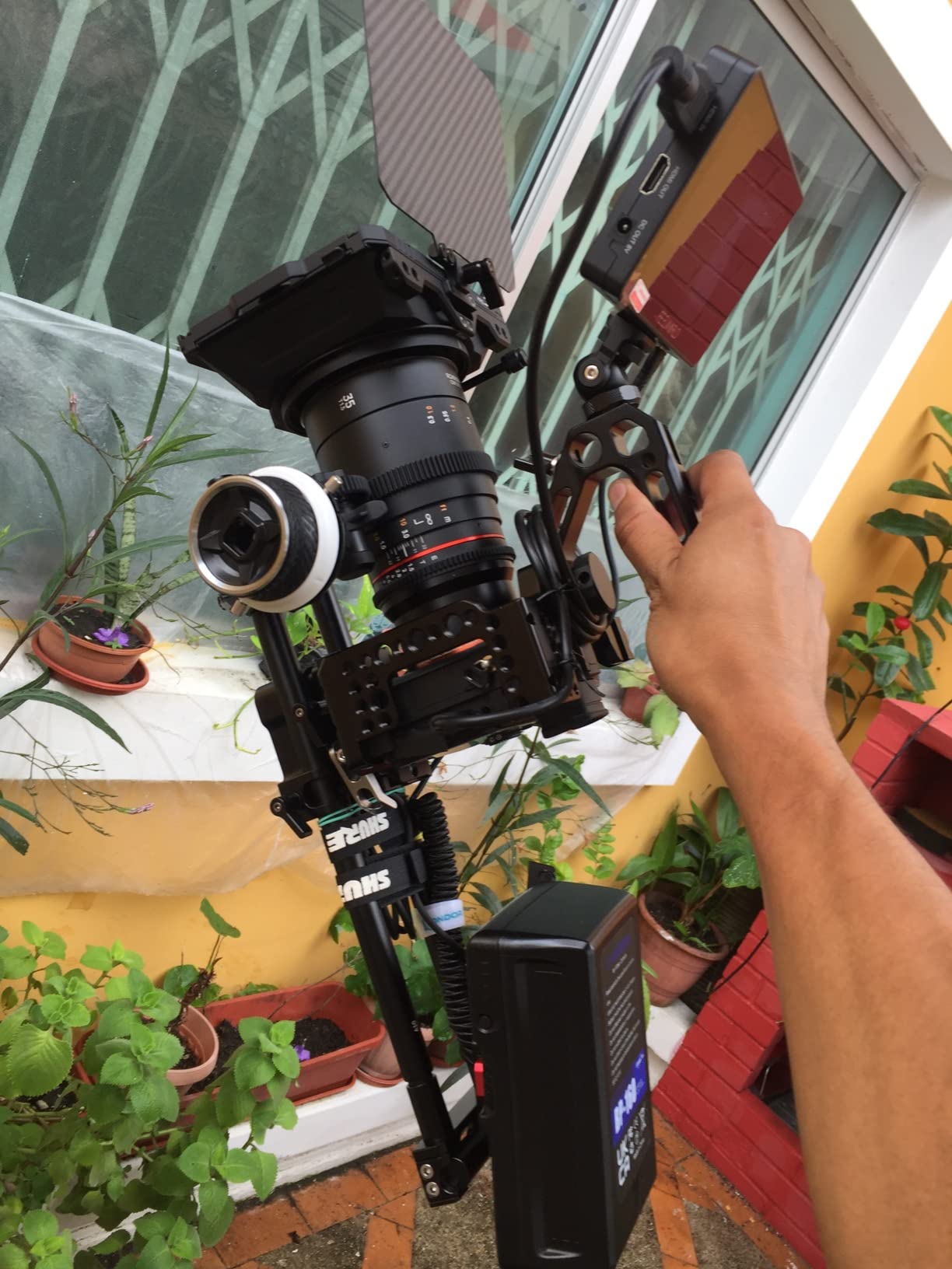 Rokinon 35mm T1.5 High Speed Wide Angle Cine DSX Lens for Sony E customer photo 1