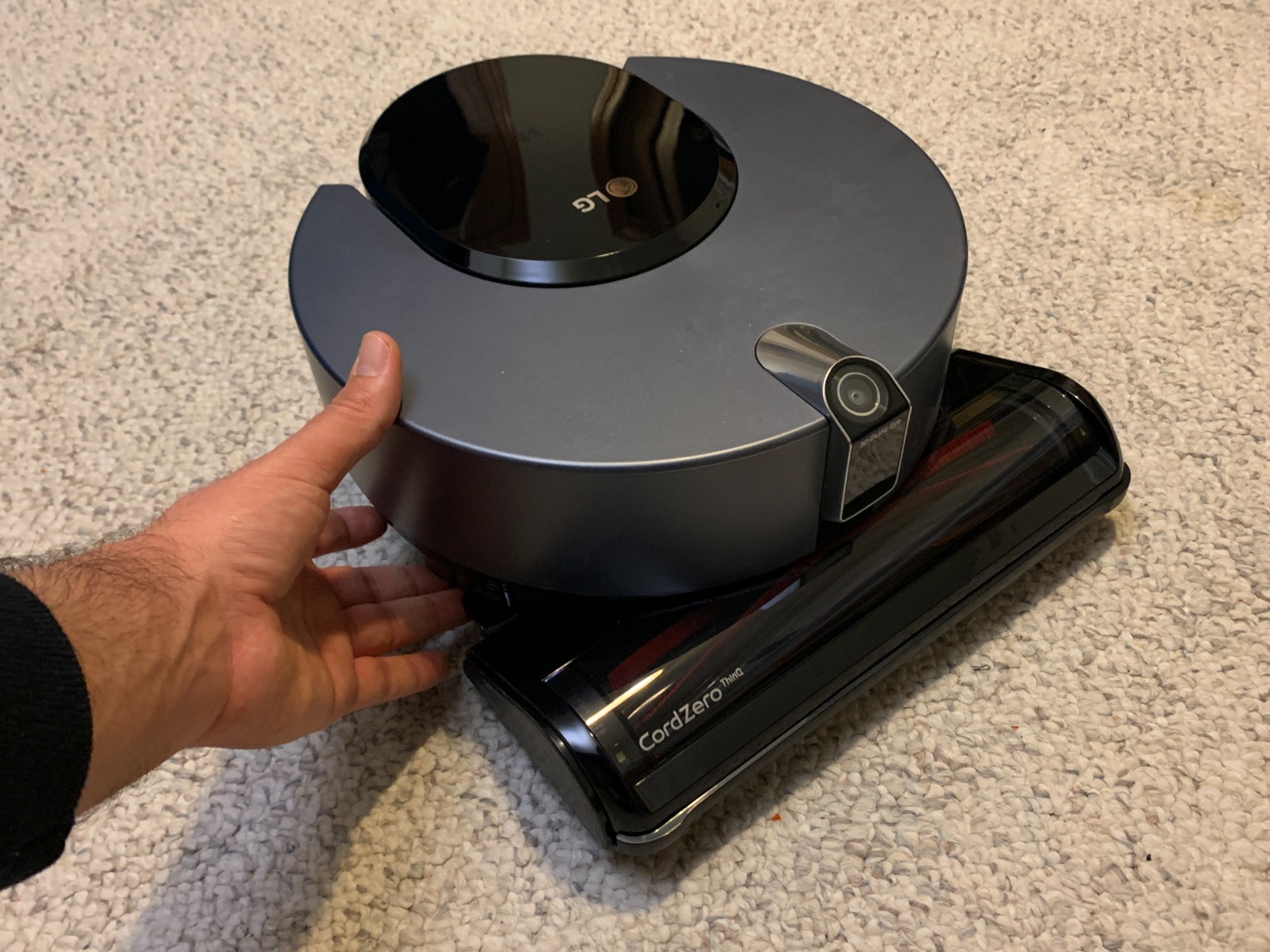 Cordzero Robot Vacuum Cleaner, Carpet, Hard Floors, Powerful Suction, HEPA Filter, Mapping Technology, Ultra Quiet, Smart Cleaning Modes, Remote Control Access, R975GM customer photo 1