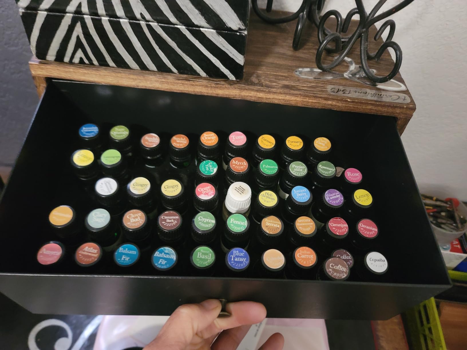 J JACKCUBE DESIGN Essential Oil Storage Box, Holds up to 124 Bottles 5-30 ml Standard and Roller Bottles, 3 Tier Metal & Wooden Drawer Case Organizer Display Container- MK584A customer photo 2