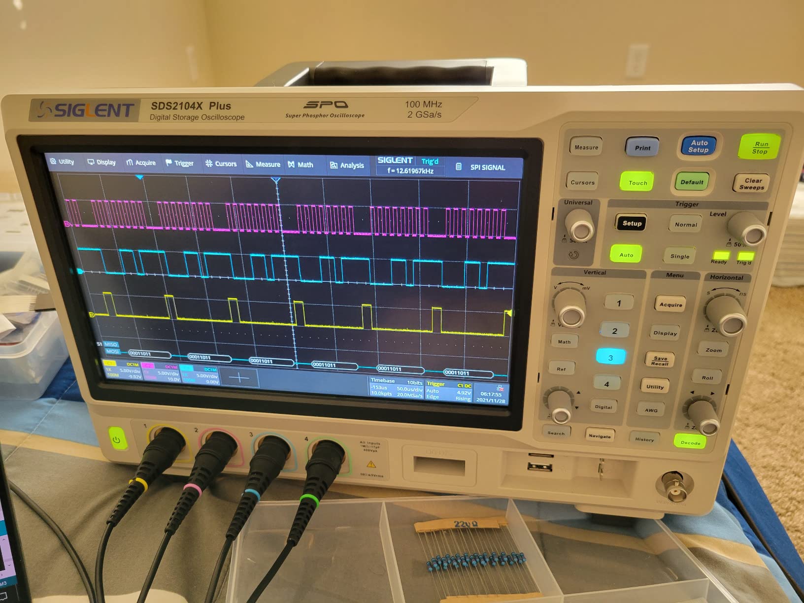 Siglent SDS2104X Plus 4 Channel Digital Super Phosphor Oscilloscope 100 MHz 2 GSa/s 200 Mpts 10.1