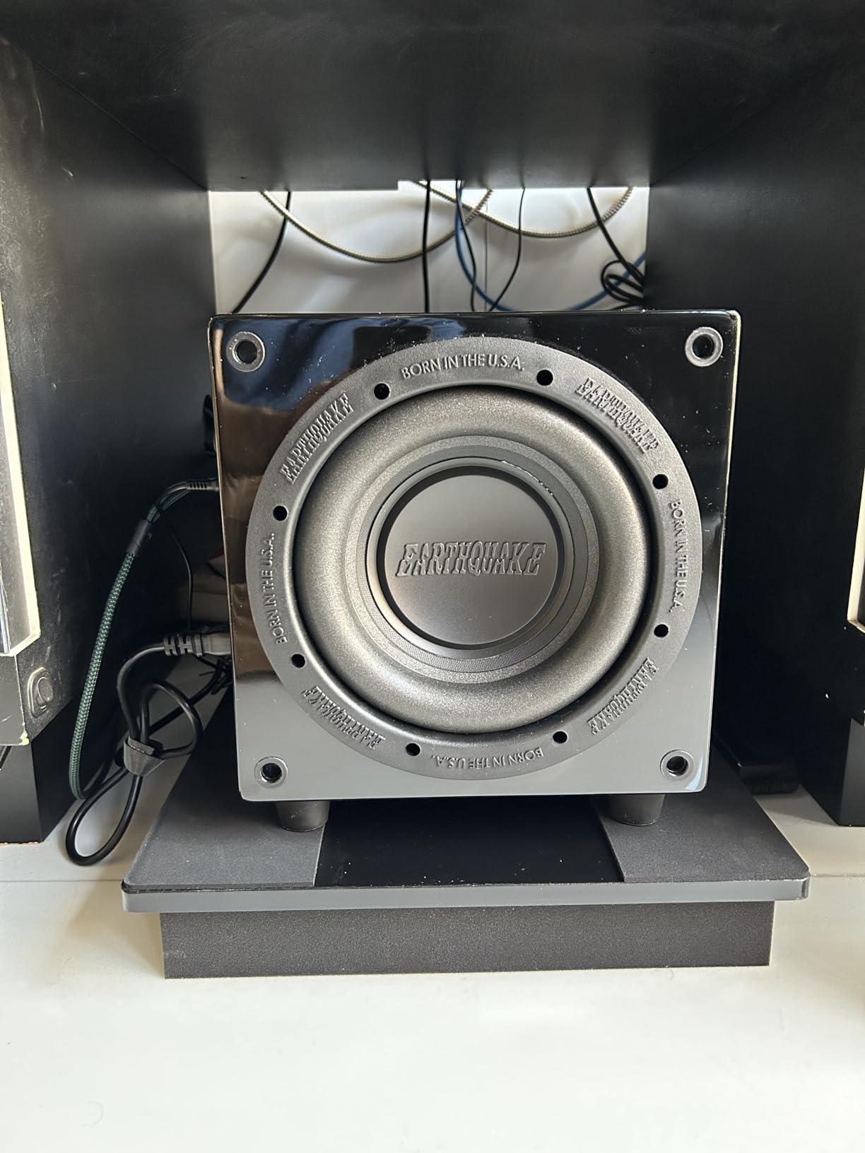 Sound Addicted VibeBoss P10 - Acoustic Isolation Platform Suitable for 8-10 inches Subwoofers (13.7'' x 15.7'' x 2.5'') customer photo 2
