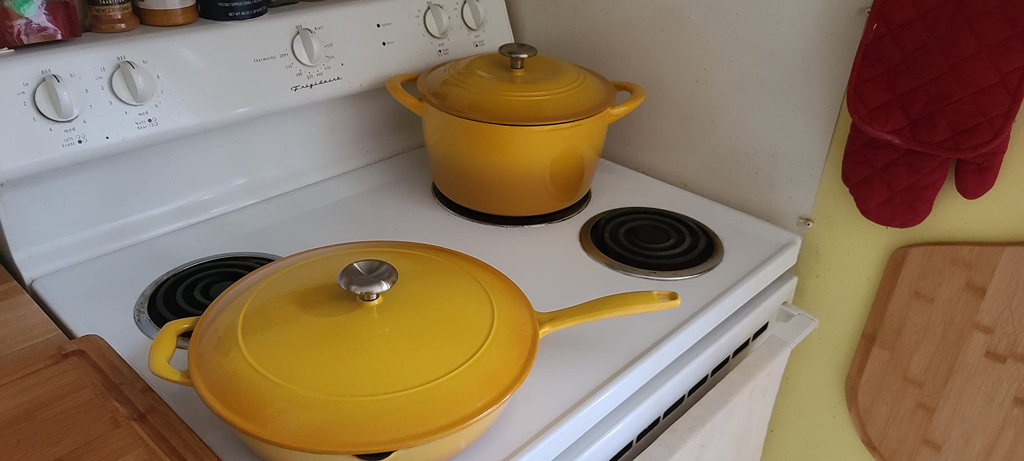 Covered Tall Round Dutch Oven Enameled Cast Iron 7 Qt (Red) - 80131/346DS customer photo 1