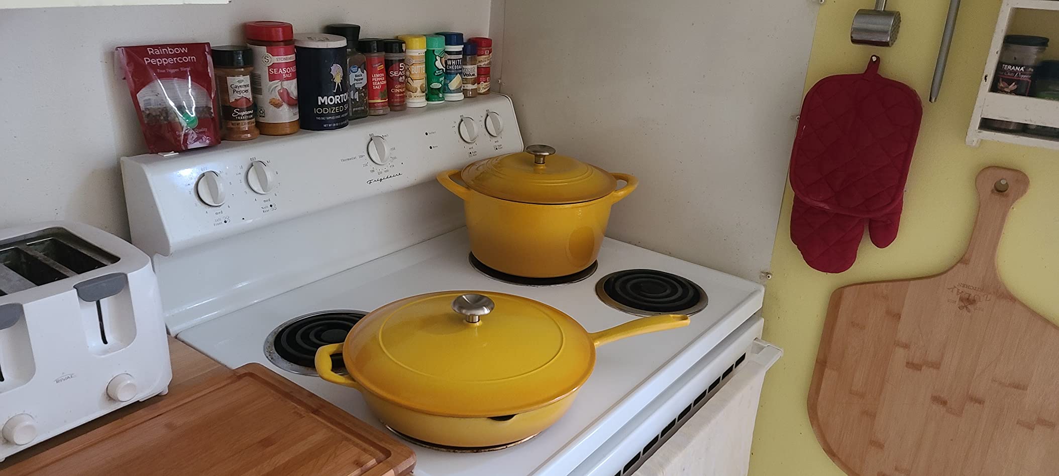 Covered Tall Round Dutch Oven Enameled Cast Iron 7 Qt (Red) - 80131/346DS customer photo 2