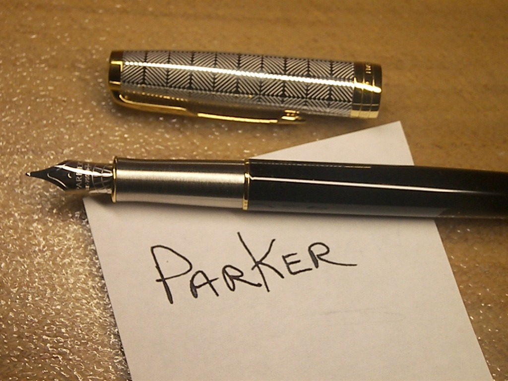 PARKER Sonnet Fountain Pen | Premium Metal and Grey Satin Finish with Rose Gold Trim | Fine 18k Gold Nib with Black Ink Cartridge | Gift Box customer photo 1