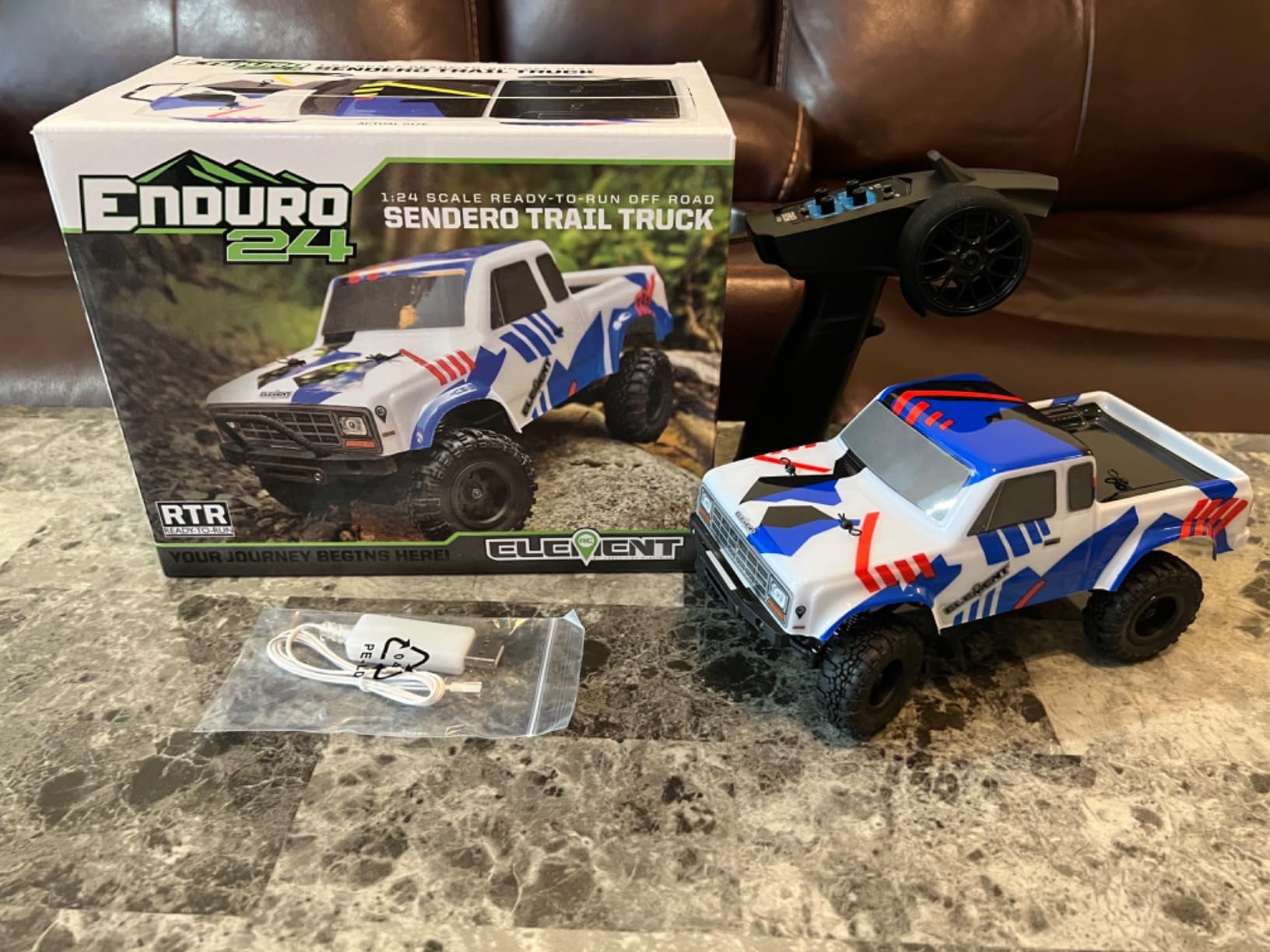 Team Associated 1/24 Enduro24 4 Wheel Drive Sendero Trail Truck RTR Ready to Run Red/Blue, ASC20181 customer photo 1
