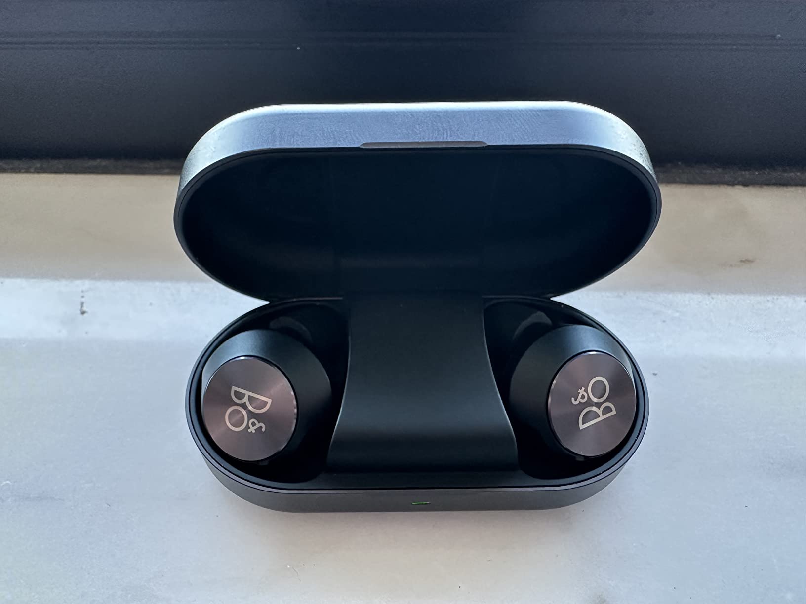 Beoplay EQ - Active Noise Cancelling Wireless in-Ear Earphones with 6 Microphones, up to 20 Hours of Playtime, Black customer photo 2