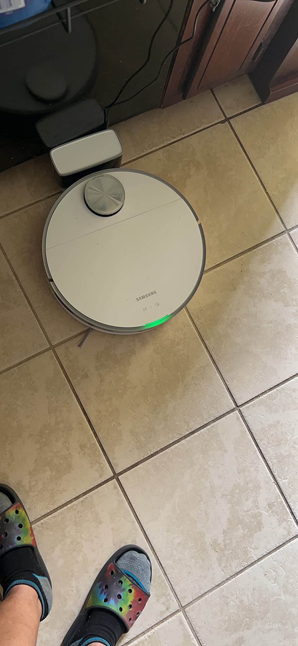 SAMSUNG Jet Bot Robot Cordless Vacuum Cleaner w/ Intelligent Power Control, Precise Navigation, Multi Surface Cleaning for Hardwood Floors, Carpets, Rugs, Anti Hair, VR30T80313W/AA, White customer photo 1