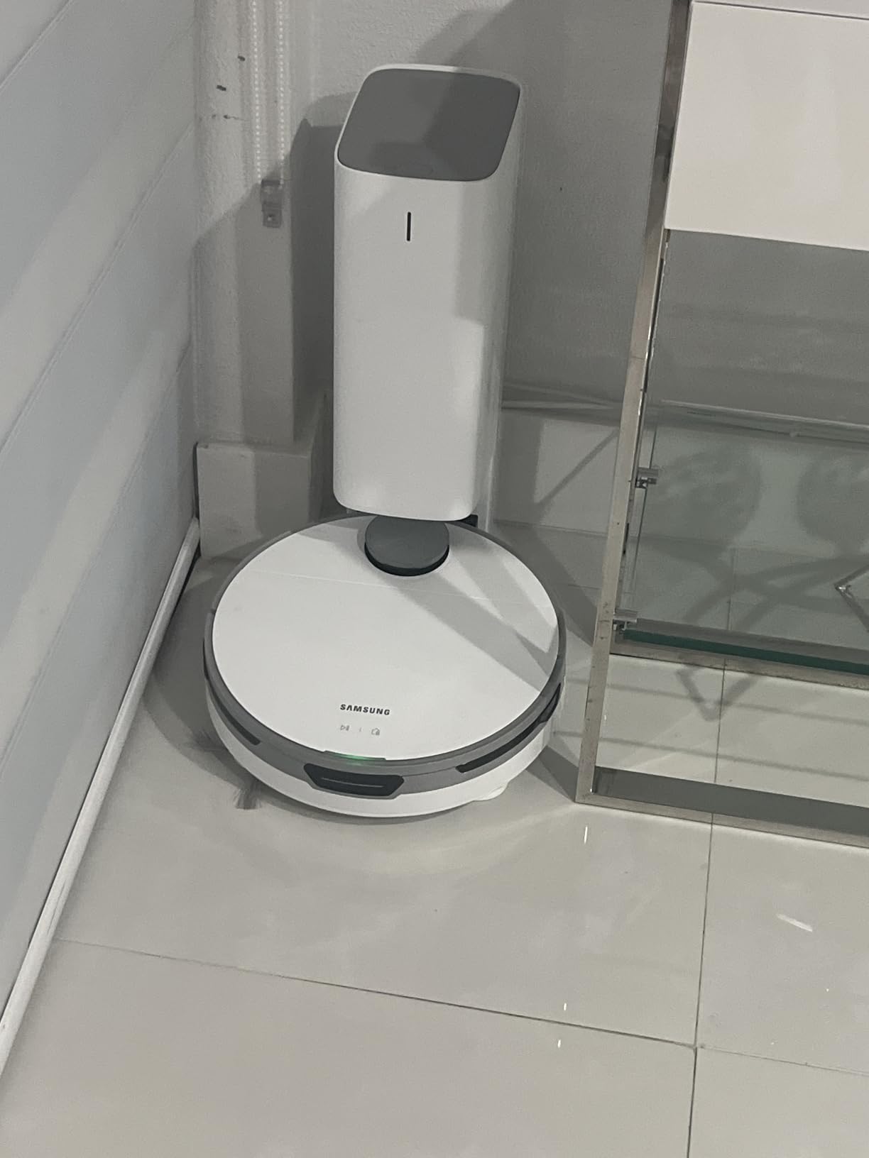 SAMSUNG Jet Bot+ Robot Vacuum Cleaner w/ Clean Station, Automatic Emptying, Precision Cleaning, 5-Layer Filter, Intelligent Power Control for Hardwood Floors, Carpets, Area Rugs, VR30T85513W/AA, White customer photo 2