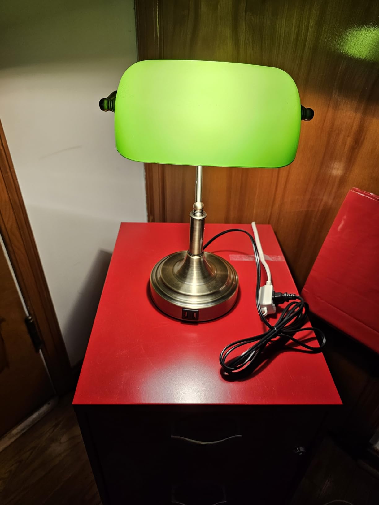 Bankers Lamp with 2 USB Ports, Touch Control Green Glass Desk Lamp with Brass Base, 3-Way Dimmable Vintage Desk Lamp for Home Office Workplace Nightstand Bedroom Library Piano, LED Bulb Included customer photo 2
