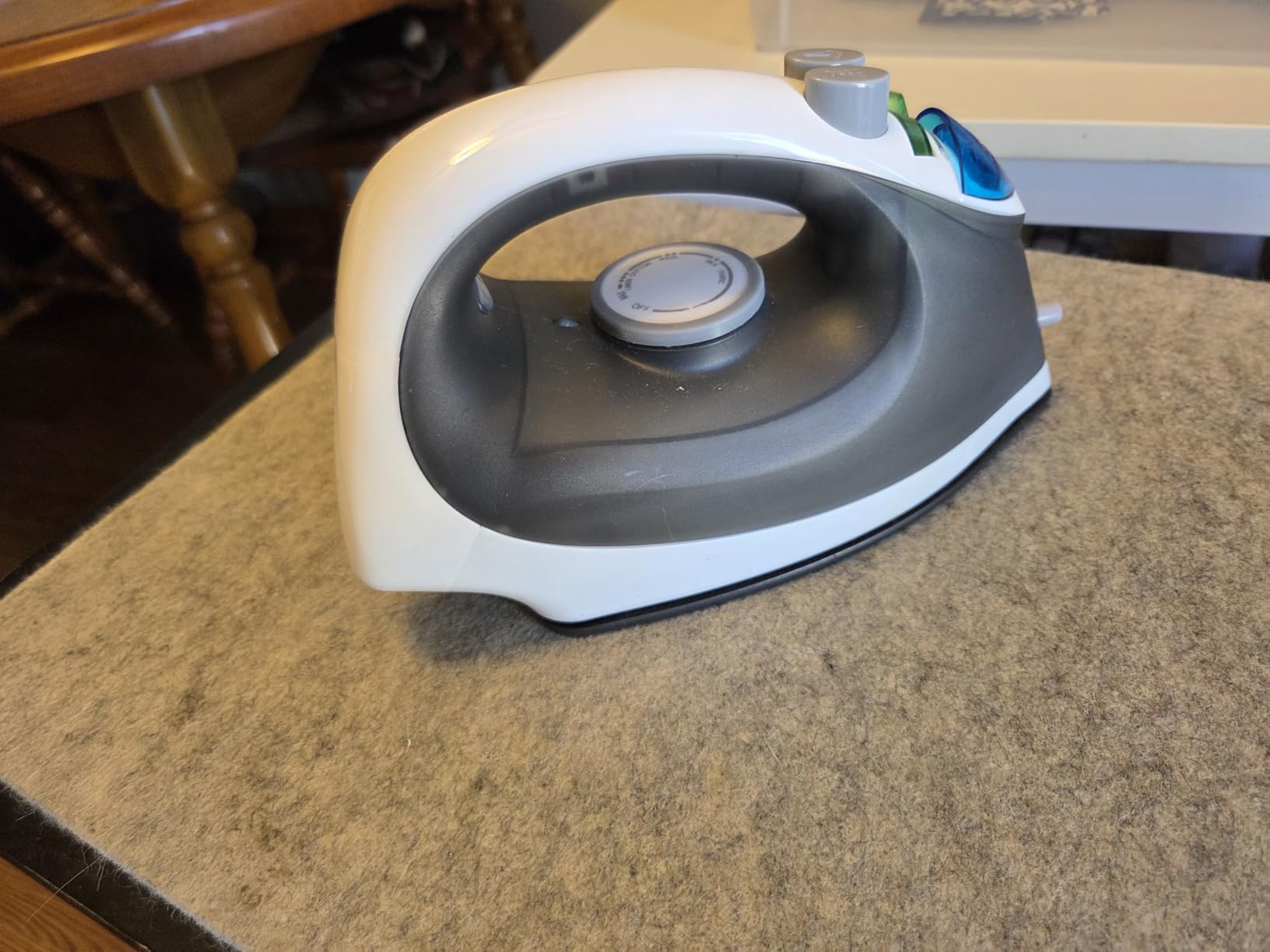 Steamfast SF-760 Portable Cordless Steam Iron, With Carrying Case, Non-Stick Sole Plate, White customer photo 2