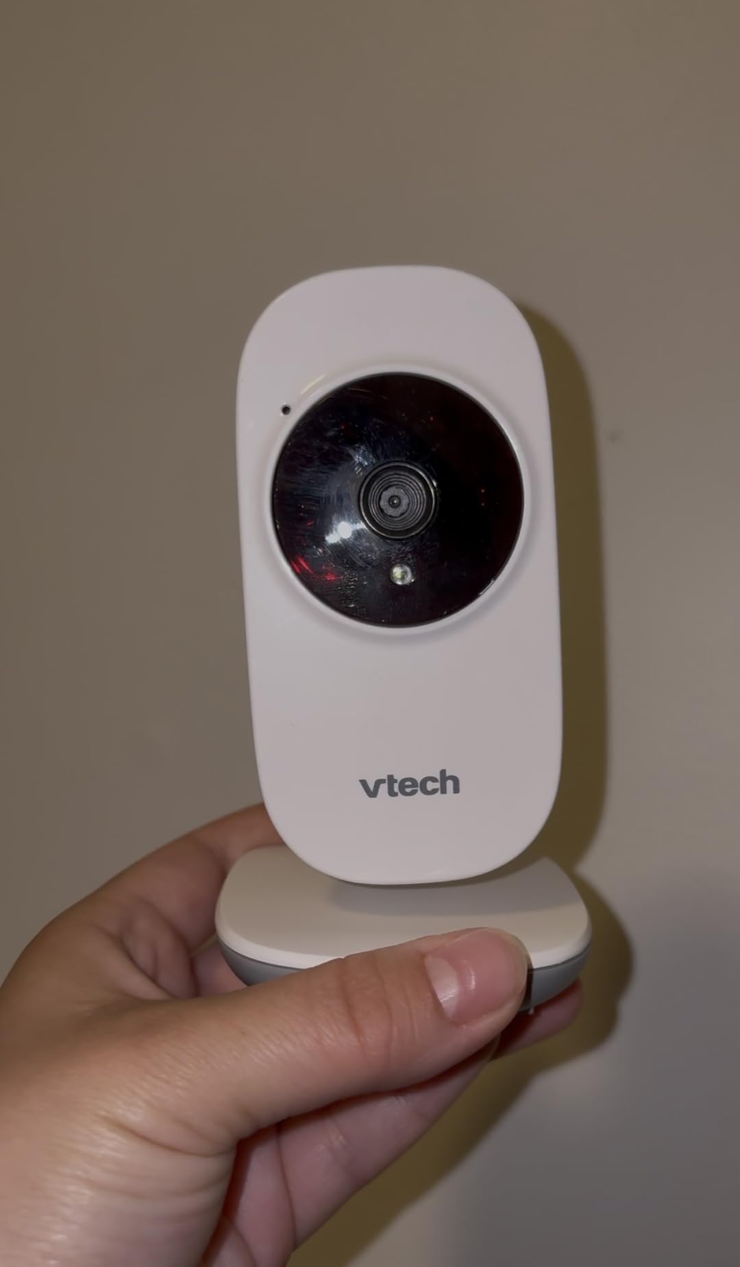 VTech Baby Monitor No WiFi with 2 Cameras - 19-Hour Battery, Patrol Mode for Twins & Two Rooms, 1000ft Range, Auto Night Vision, Two-Way Talk, Temperature Sensor | VM819-2 customer photo 2