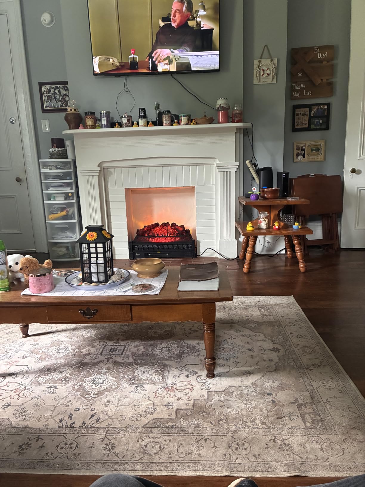 TURBRO Eternal Flame 26-Inch Infrared Quartz Electric Fireplace Log Heater - Realistic Pinewood Logs, Adjustable Flame Colors, Remote Control, Thermostat, Timer - EF26-PB, 1500W, Black customer photo 1