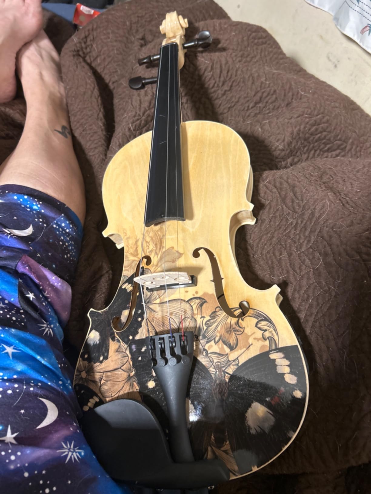 Aliyes Electric/Acoustic Violin Set for Beginners Special Designed Gift for Beginner with Hard Case, Bow, Extra Strings (4/4/Full-size) customer photo 2