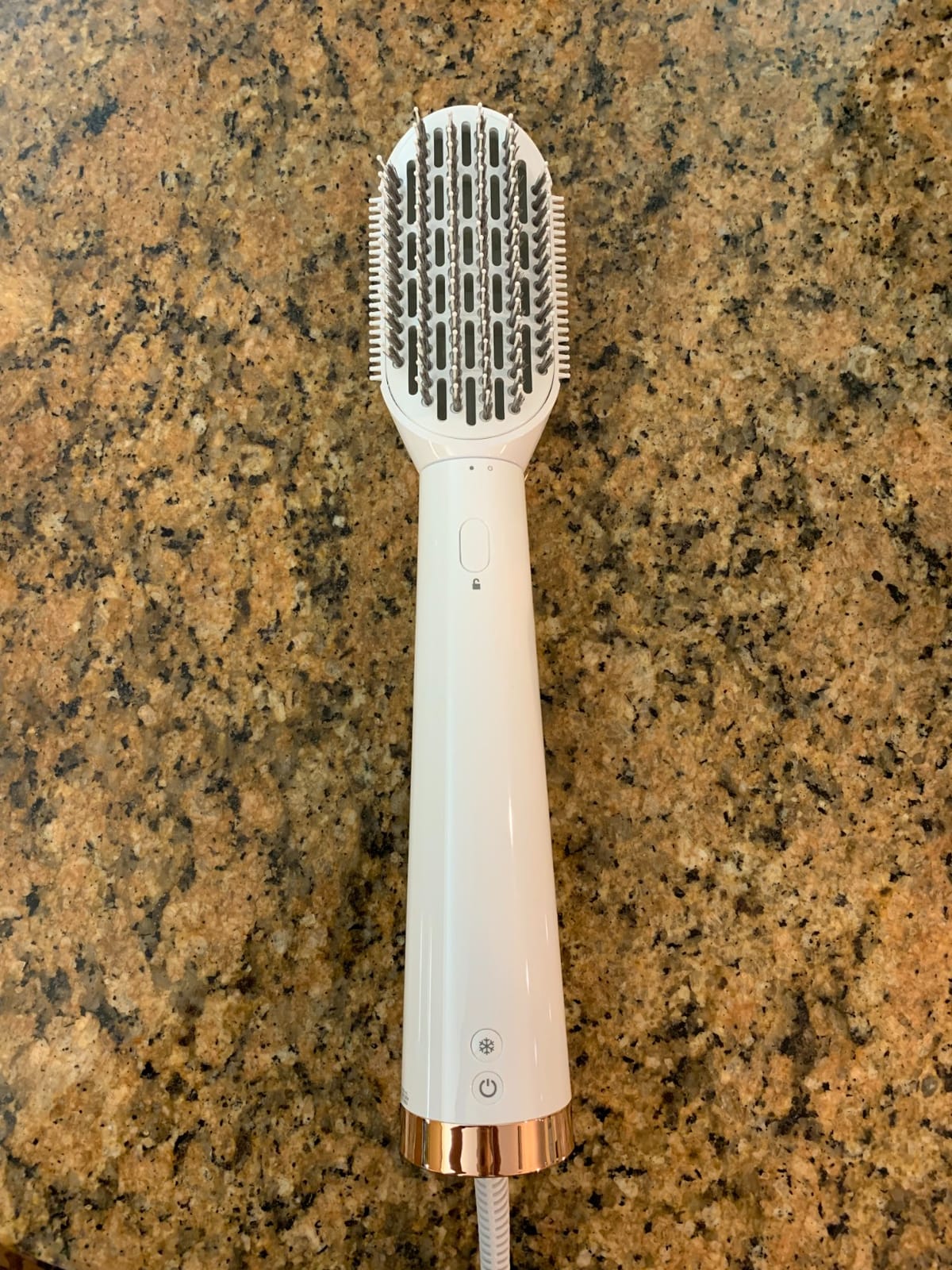 T3 AireBrush Duo Interchangeable Hot Air Blow Dry Brush with Two Attachments - Includes 15 Heat and Speed Combinations, T3 IonFlow Technology, Volume Booster Switch, Lock-in Cool Shot customer photo 1