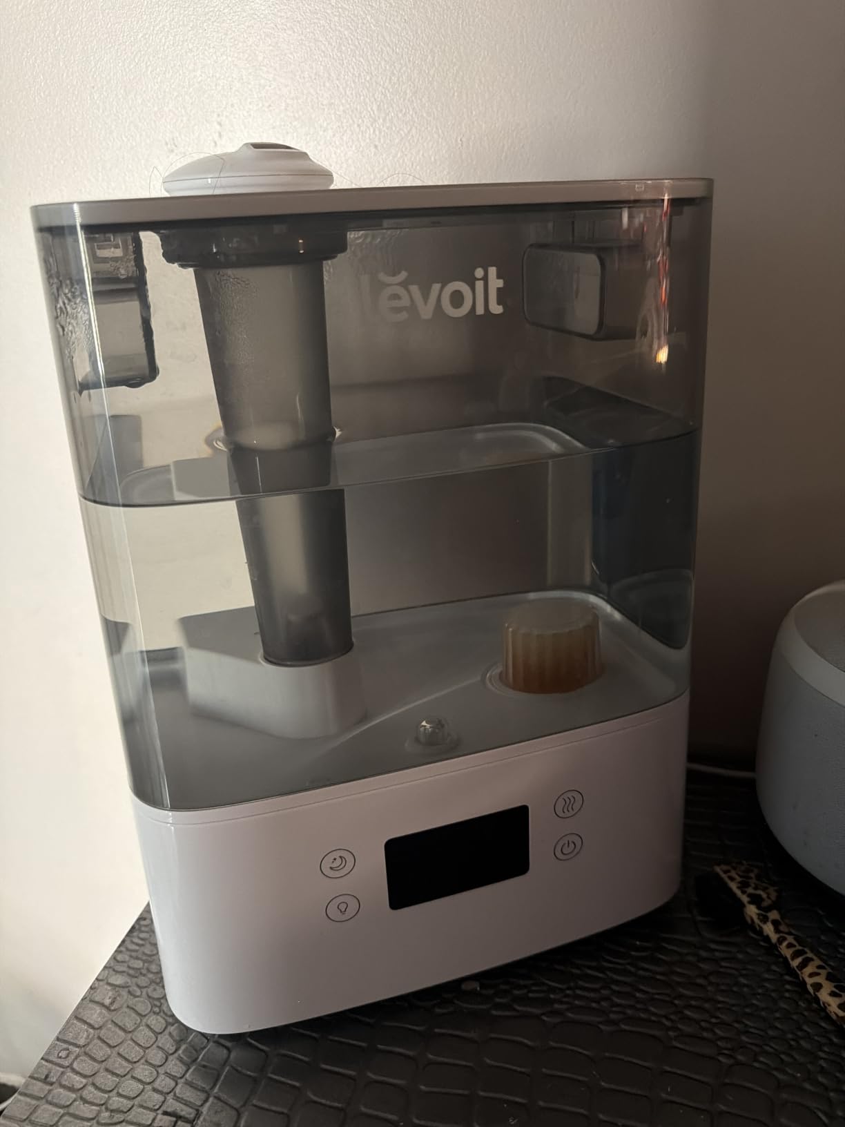 LEVOIT Classic300S Ultrasonic Smart Top Fill Humidifier, Large 6L Tank, 60H, APP & Voice Control, Essential Oil Diffuser, Humidity Setting with Sensor, Quiet Sleep Mode, Night Light customer photo 1