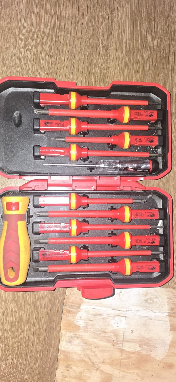 1000V Insulated Electrician Screwdriver Set - 13-Piece Professional Electrical Screwdriver Set Insulation Handle CRV Steel Magnetic Phillips Slotted Pozi Torx Tips VDE & GS Certified customer photo 2