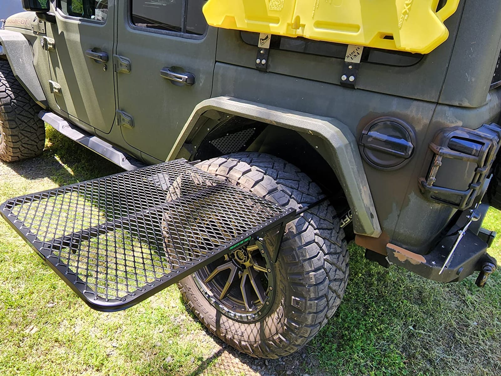 Tire Table Medium Aluminum Camping Table fits Tires Up to 40 inches | 50 Pound Capacity | Black Powder-Coated Finish | No Tool or Hitch Required | 23.5 x 27 x 1.5 customer photo 2