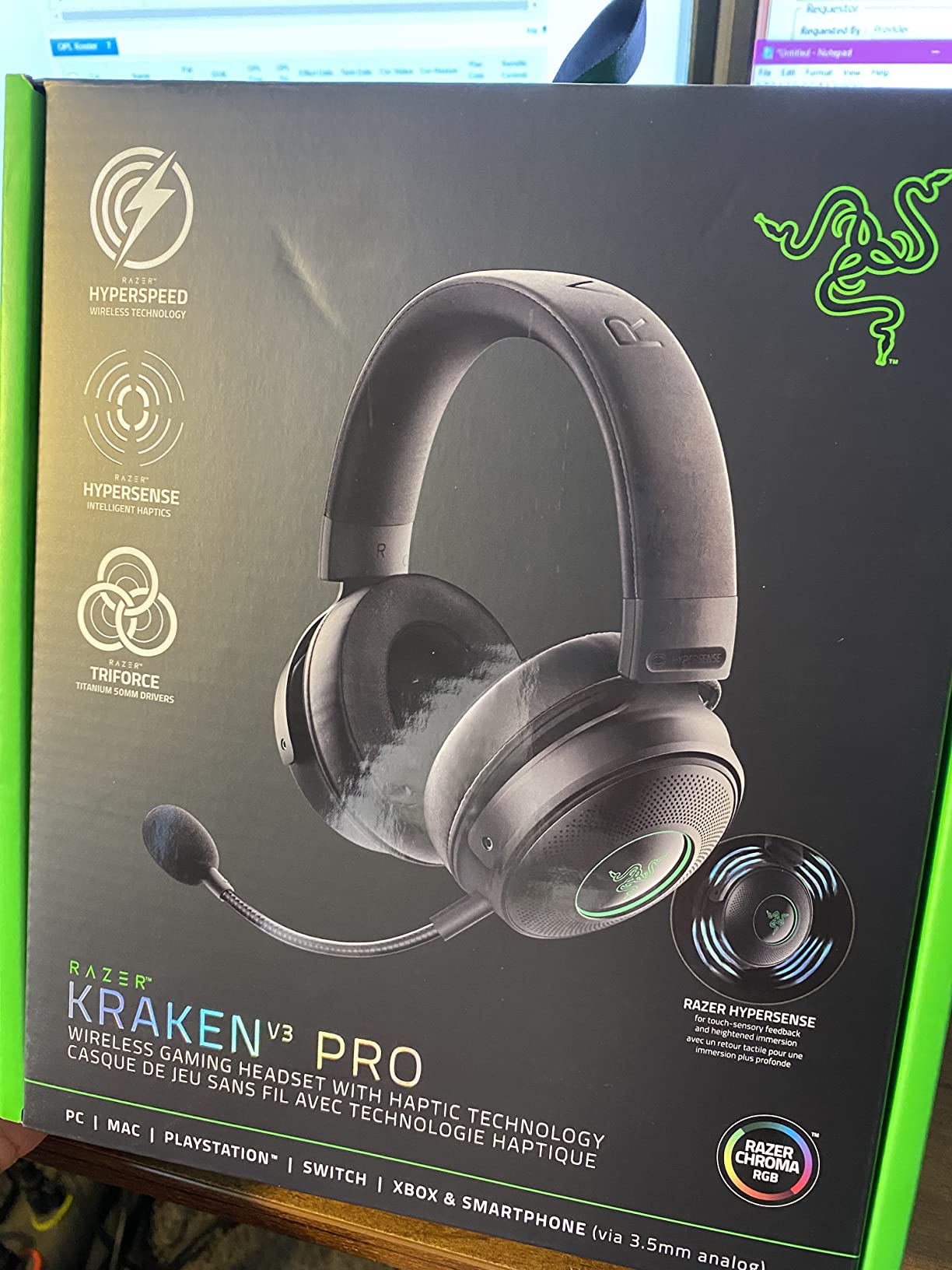 Razer Kraken V3 Pro Wireless Gaming Headset with Haptic Technology, THX Spatial Audio, 50mm Titanium Drivers, Hybrid Memory Foam Cushions customer photo 1