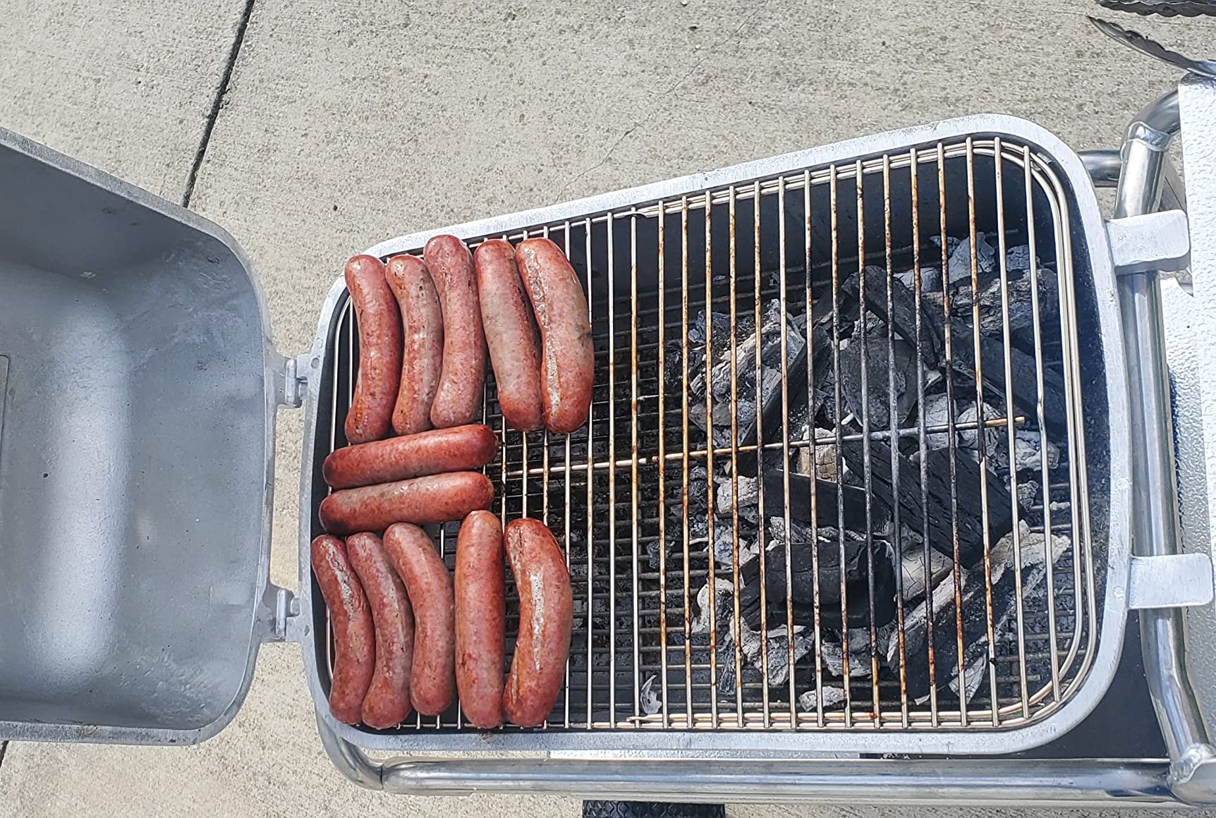 PK300-BCX Portable Charcoal Grill and Smoker, Aluminum Outdoor BBQ Grill, Portable Grill for Camping, Backyard Grilling, Park, Tailgating, Graphite/Black customer photo 1