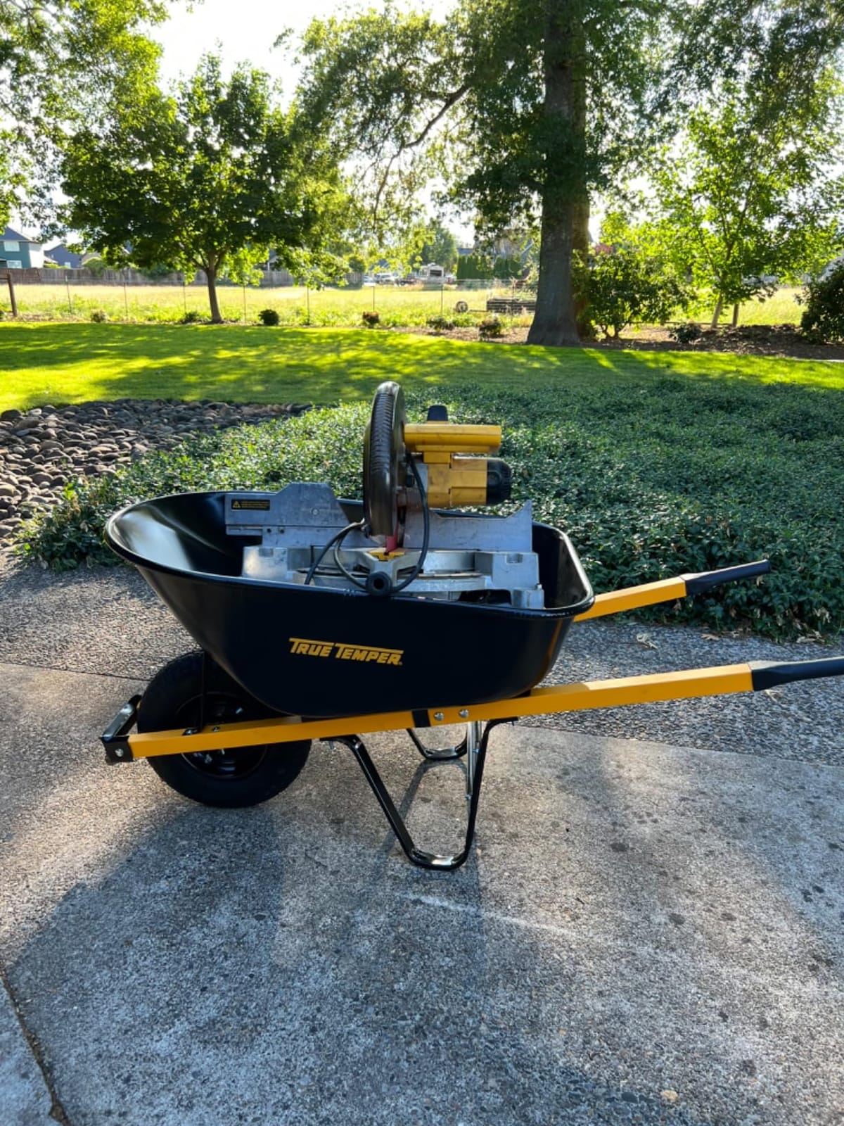 True Temper Steel Wheelbarrow with Never Flat Tire & Steel Handles, 6 Cu. Ft customer photo 2