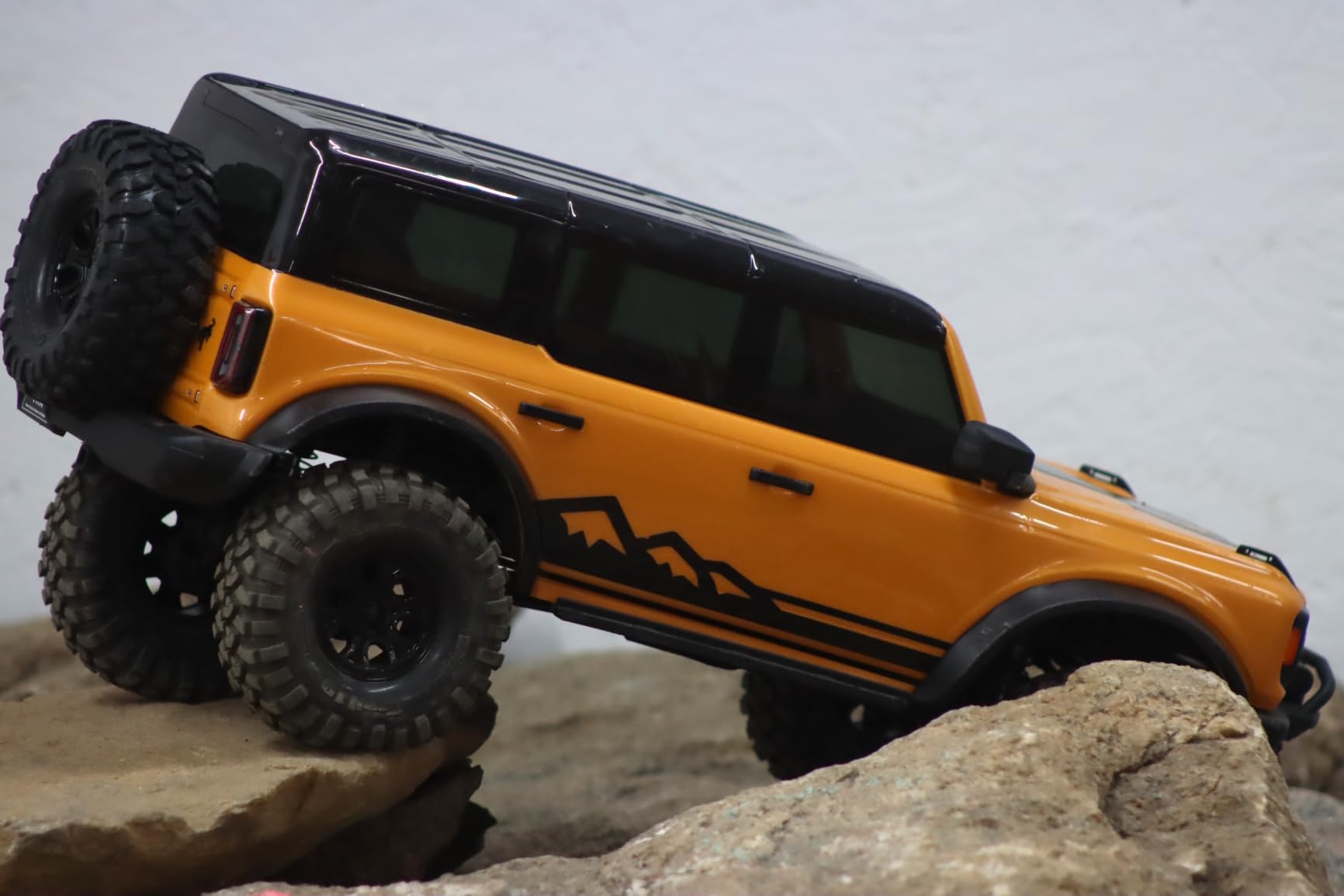 Traxxas TRX-4 Ford Bronco 1/10 Scale 4X4 Crawler (Orange) customer photo 1