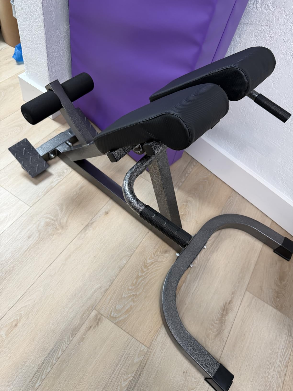 Roman Chair Back Extender - Angle & Height Dual Adjustable Hyperextension Bench for Home Gym - Adjustable Back Exercise Machine Fitness Equipment customer photo 2