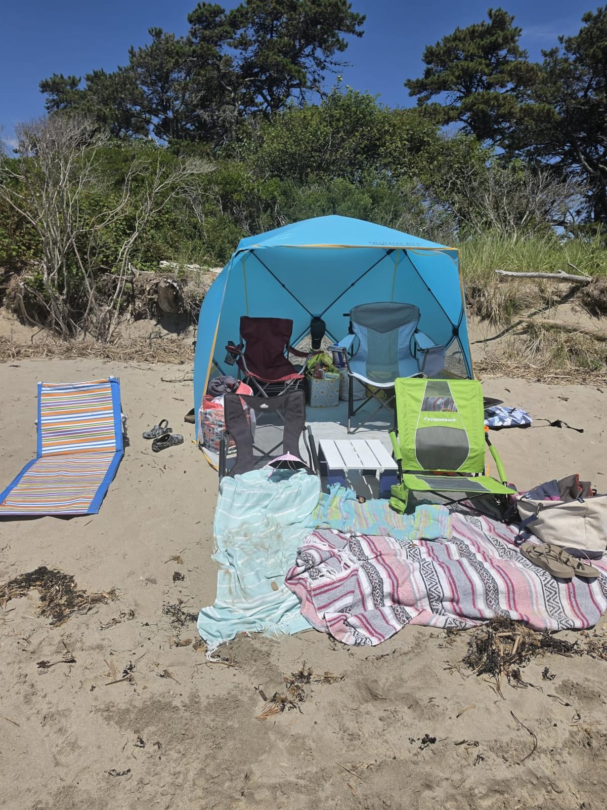 Old Bahama Bay Pop Up Beach Tent, Portable Shade Sun Shelter UPF50+ UV Protection for 4 Person Extendable Floor for Fishing Hiking Camping, Waterproof Windproof(Blue) customer photo 2