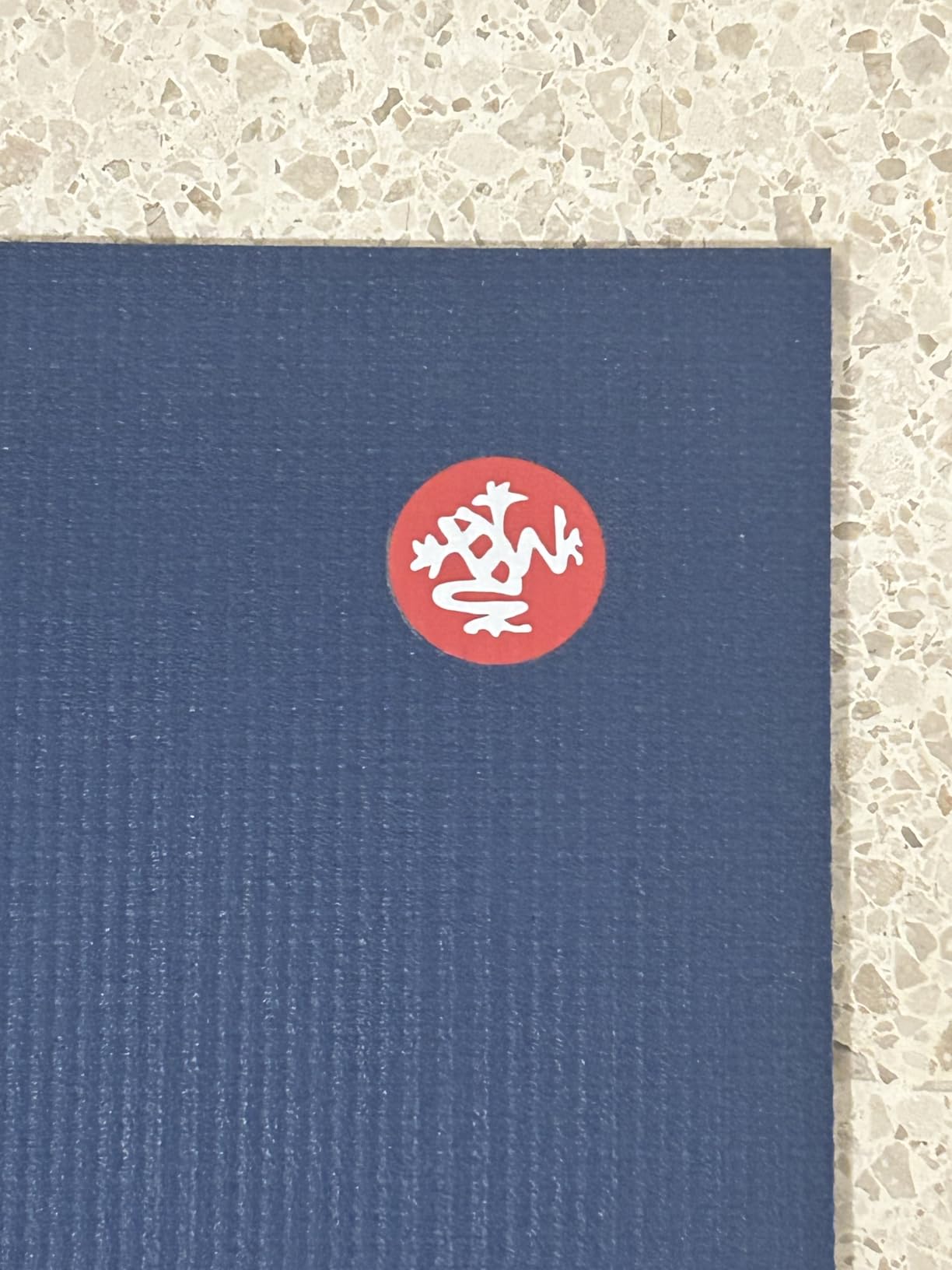 Manduka PRO Yoga Mat - 6mm Thick | Lifetime Durability | Premium Studio Quality customer photo 2