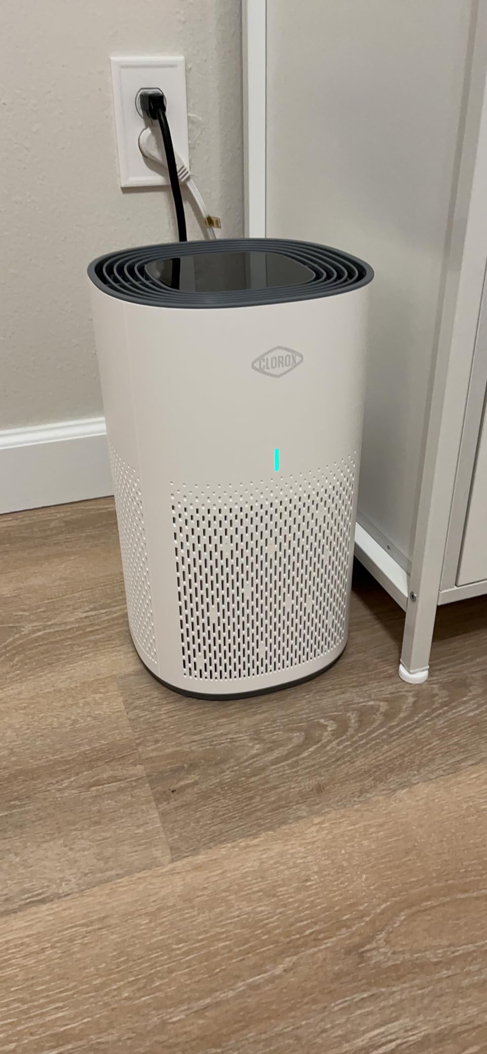 Clorox Medium Room Air Purifiers for Bedroom Home, True HEPA Filter | 1,000 Sq Ft | Reduces 99.9% of Mold, Viruses, Wildfire Smoke, Allergens, Pet Allergies, Dust | Auto Mode | Whisper Quiet customer photo 1