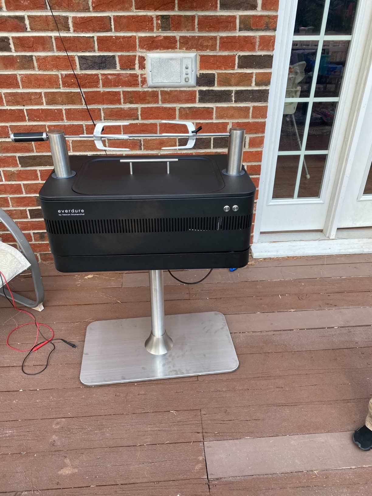 by Heston Blumenthal Fusion 29-Inch Charcoal Grill with Patented Built-in Rotisserie System & Quick Electric Ignition, Outdoor BBQ Grill, Adjustable Rod Height, Easy Clean-Up, Matte Black customer photo 2