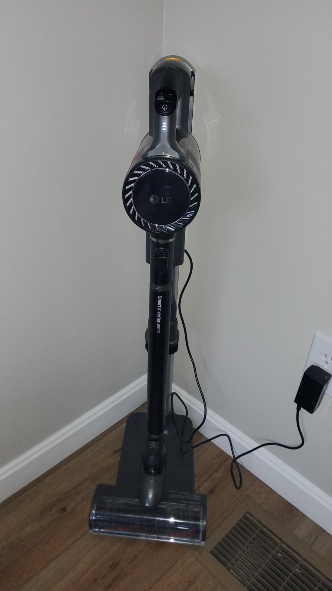 LG CordZero Cordless Stick Vacuum, Lightweight with Powerful Suction for Hard Floors, Carpets & Furniture, 2 Batteries up to 100min Runtime, 10-Year Motor Warranty, A916BM Matte Black customer photo 1