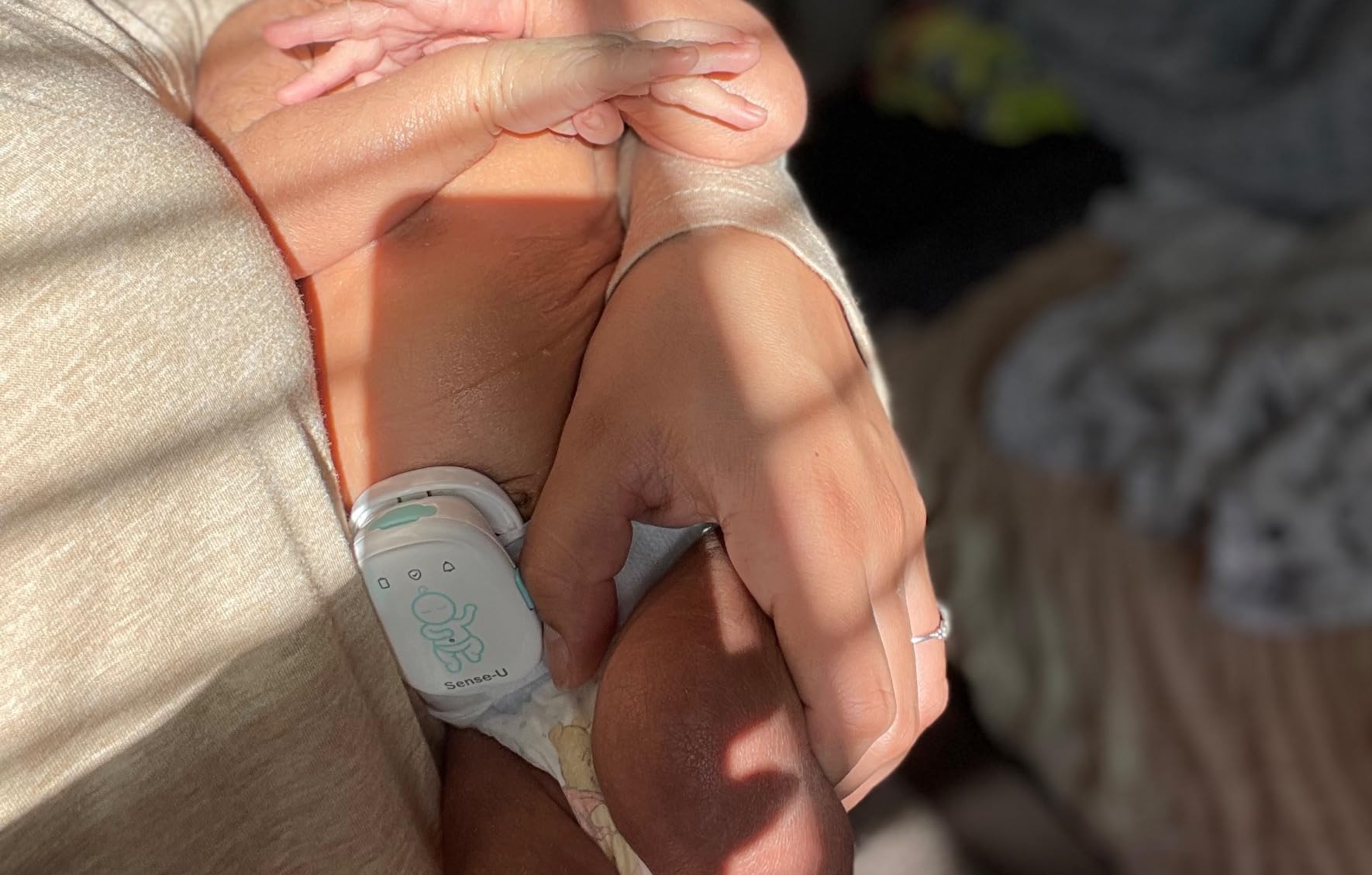 Sense-U Pro Baby Monitor (Long Range) - Tracks Movement, Rollover & Temperature Anywhere for Better Sleep, Simple Clip-On Smart Tracker with Arousal Vibration, Audible Alerts & Sleep Analysis customer photo 2