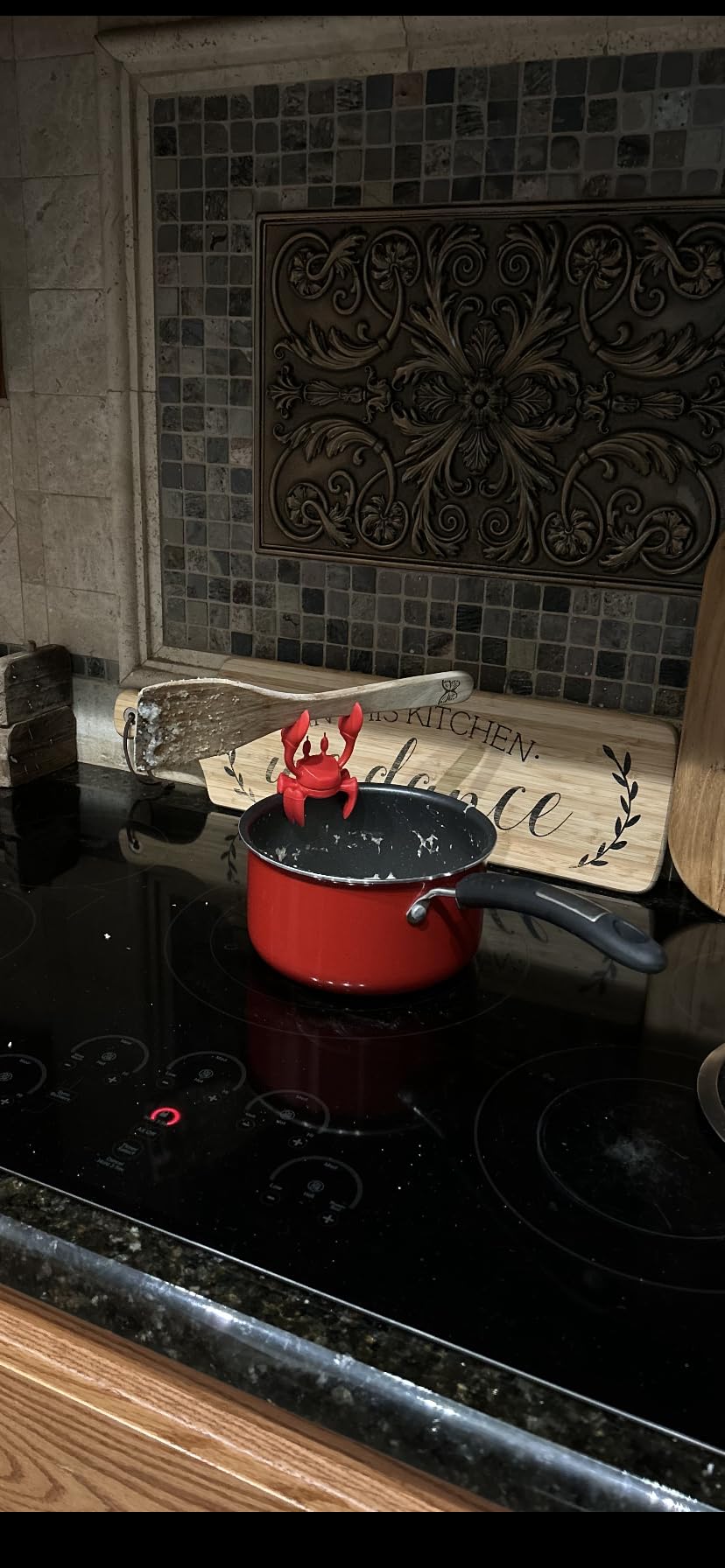 OTOTO Aqua the Crab Silicone Utensil Rest - Silicone Spoon Rest for Stove Top - BPA-Free, Heat-Resistant Kitchen and Grill Utensil Holder - Non-Slip Spoon Holder Stove Organizer and Steam Releaser customer photo 1