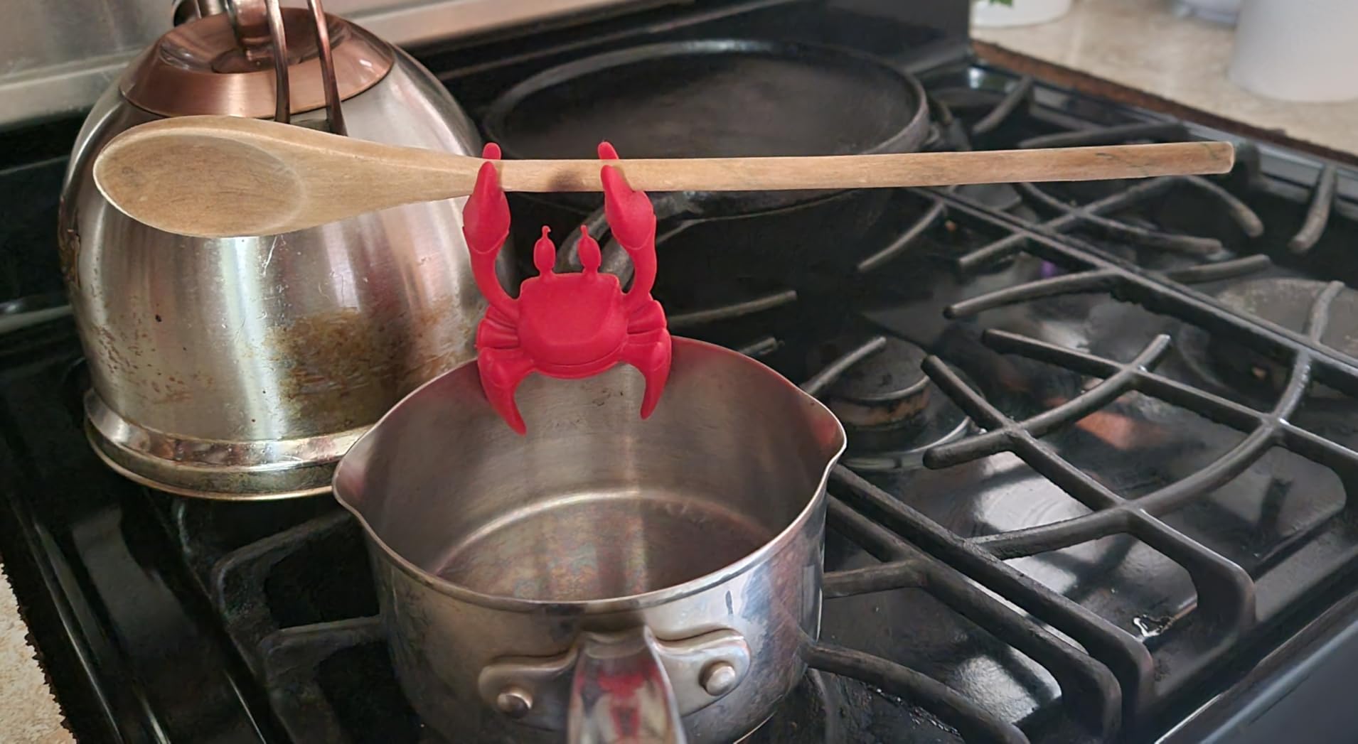OTOTO Aqua the Crab Silicone Utensil Rest - Silicone Spoon Rest for Stove Top - BPA-Free, Heat-Resistant Kitchen and Grill Utensil Holder - Non-Slip Spoon Holder Stove Organizer and Steam Releaser customer photo 2