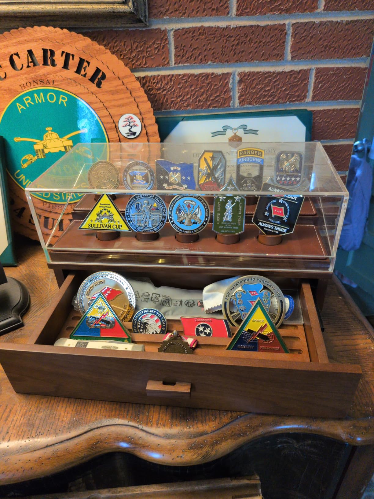 Holme & Hadfield 30 Coin Wooden Challenge Coin Display Case with Drawer customer photo 2