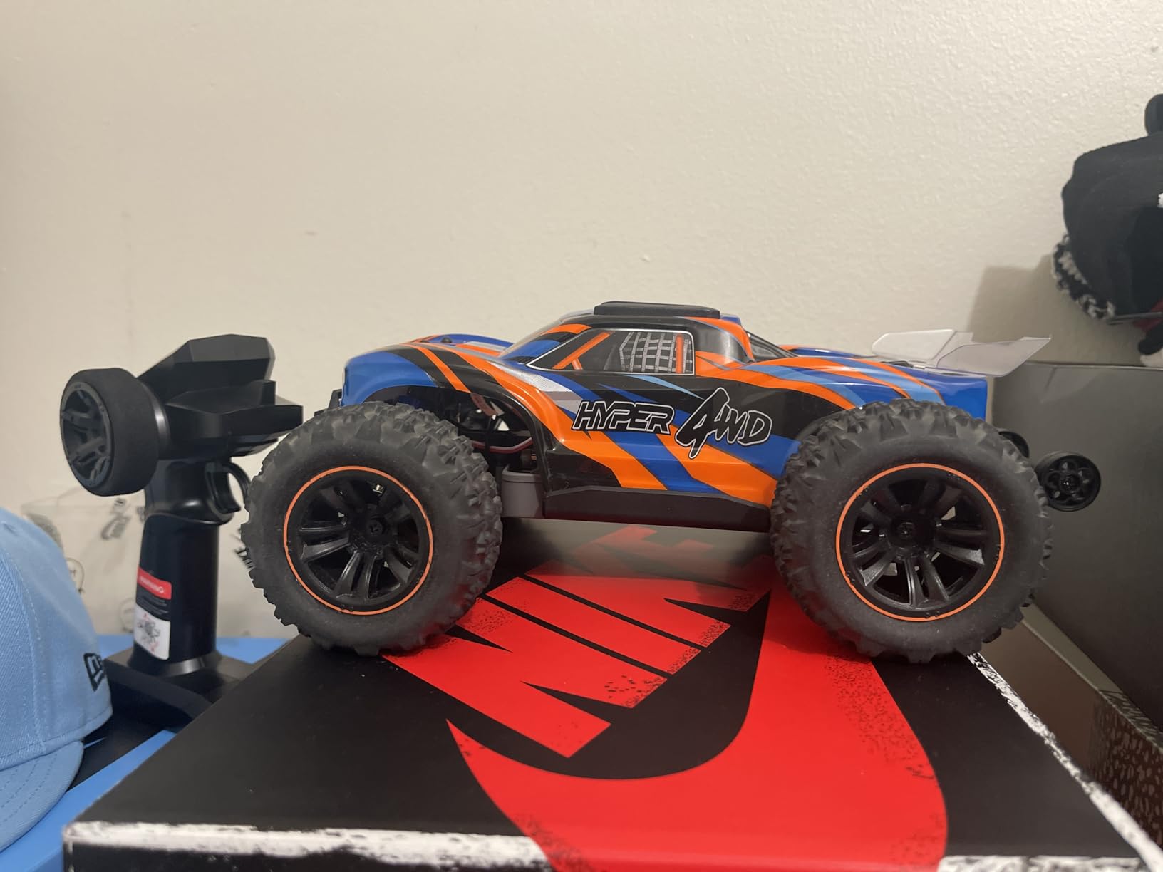 HYPER GO H16DR 1:16 Scale Ready to Run Fast Remote Control Car, High Speed Jump RC Monster Truck, Off Road RC Cars, 4WD All Terrain RTR RC Truck with 2 LiPo Batteries for Boys and Adults customer photo 2